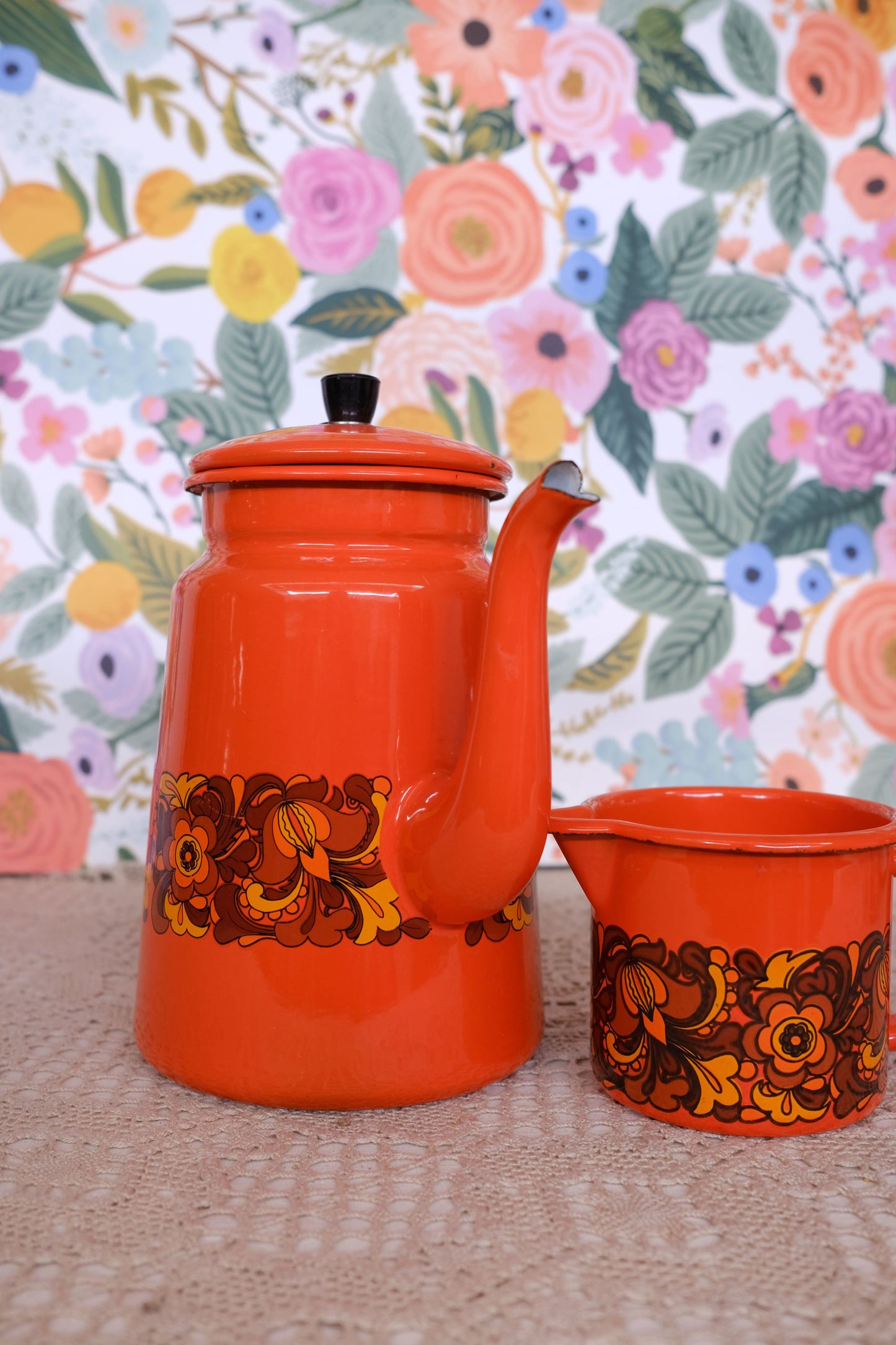 Cafetière en tôle émaillée