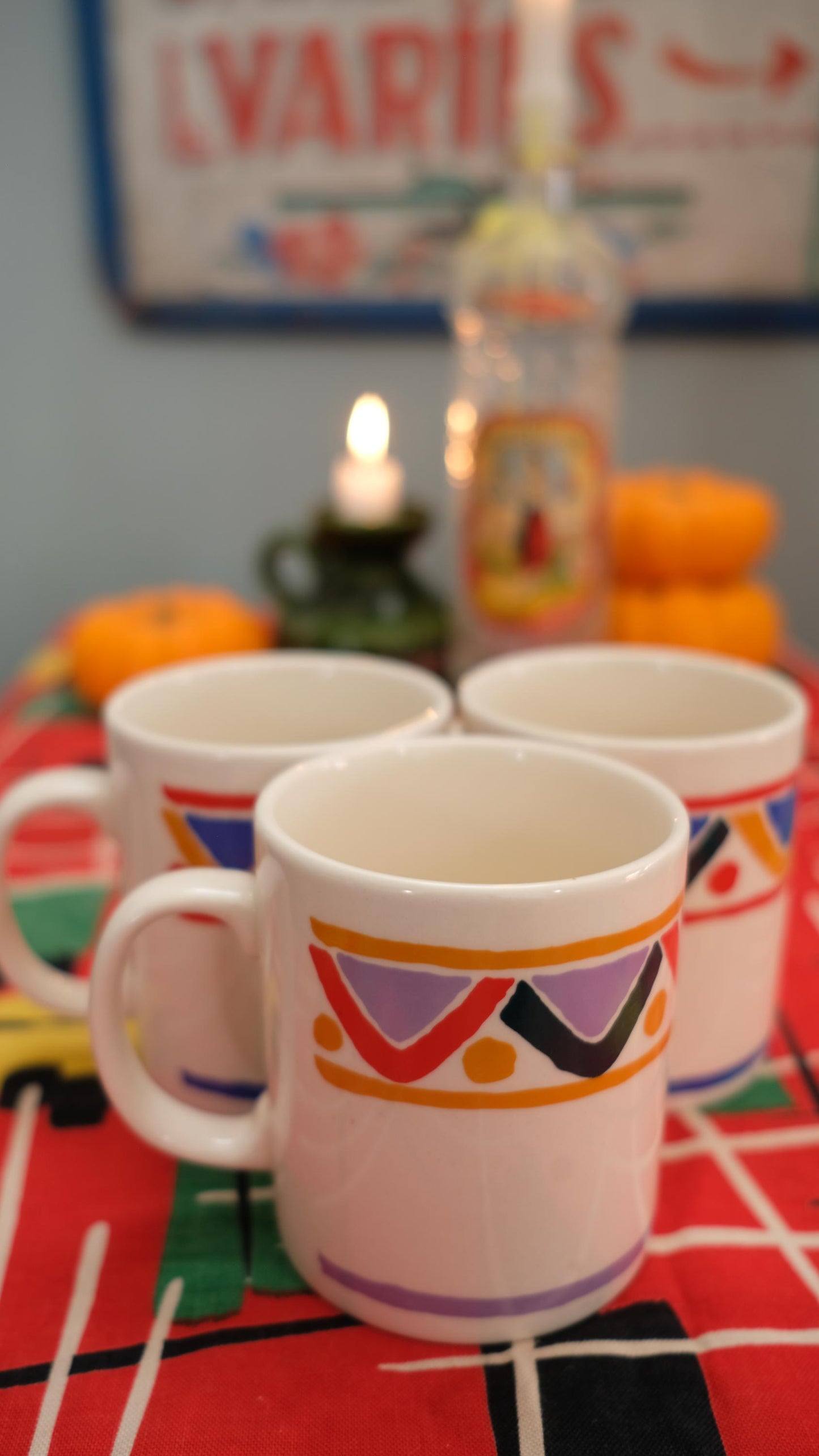 Lot de trois mugs mobil vintage