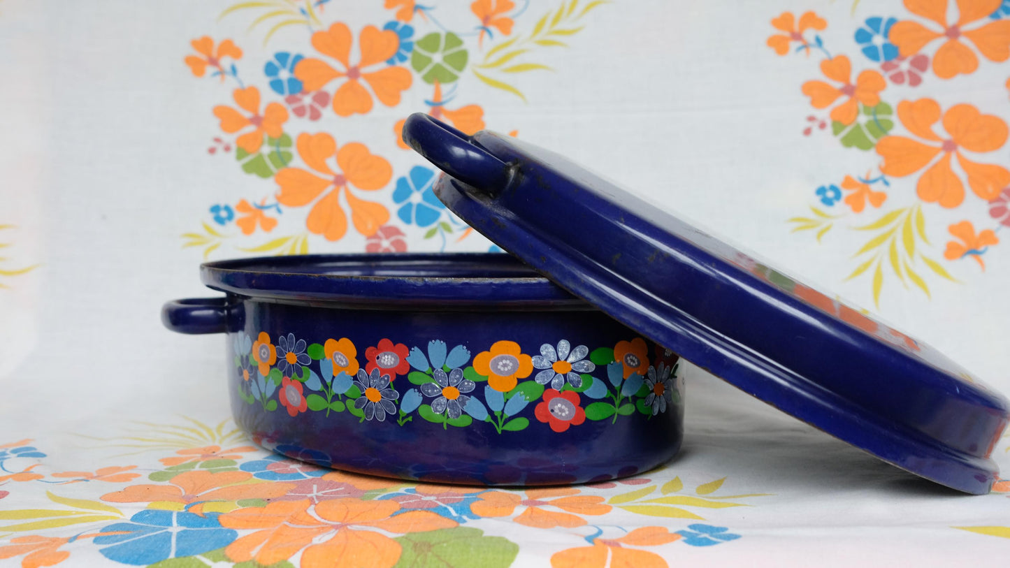 Grande cocotte ovale émaillée motifs années 70