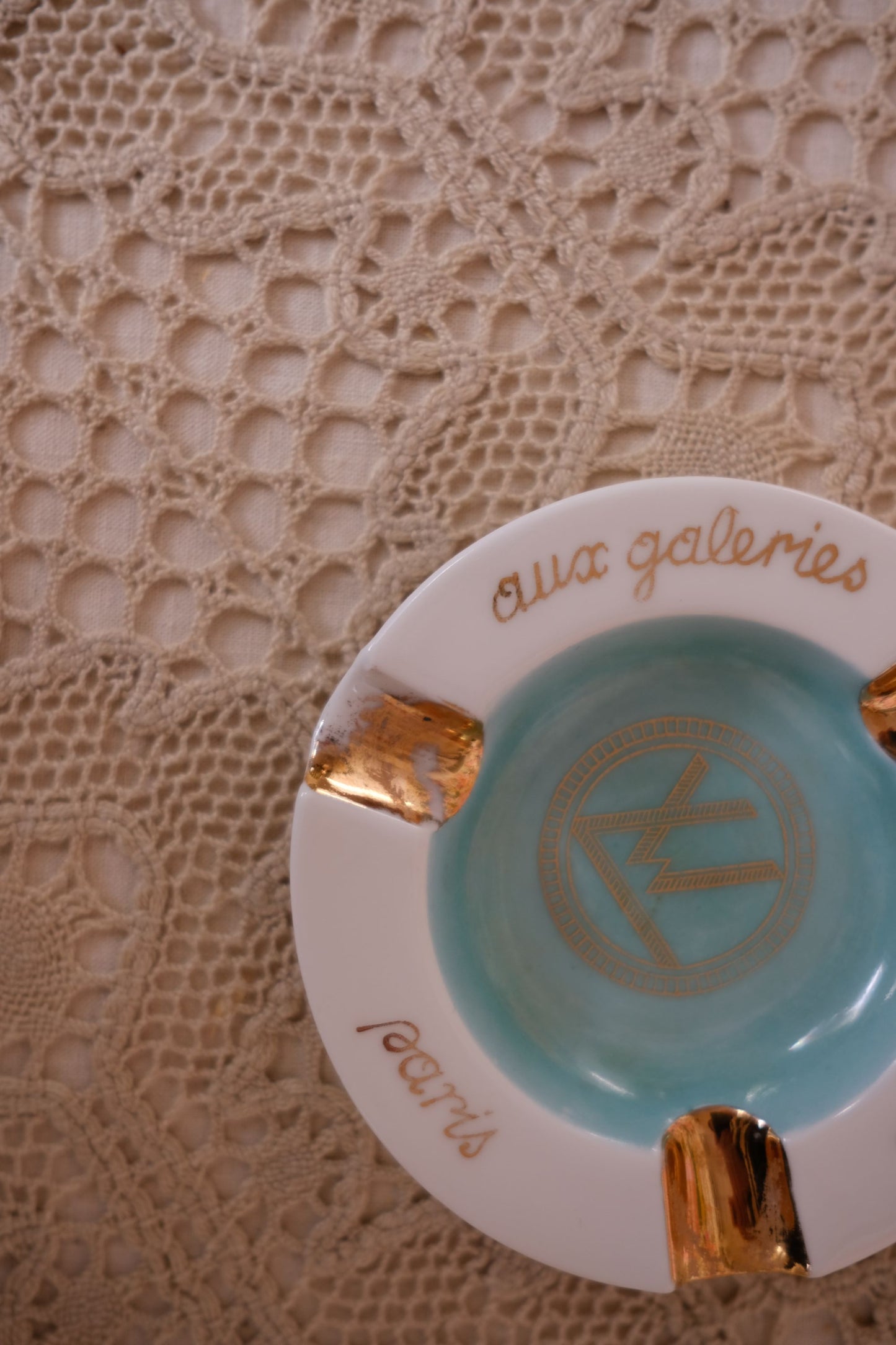 Cendrier publicitaire des Galeries Lafayette
