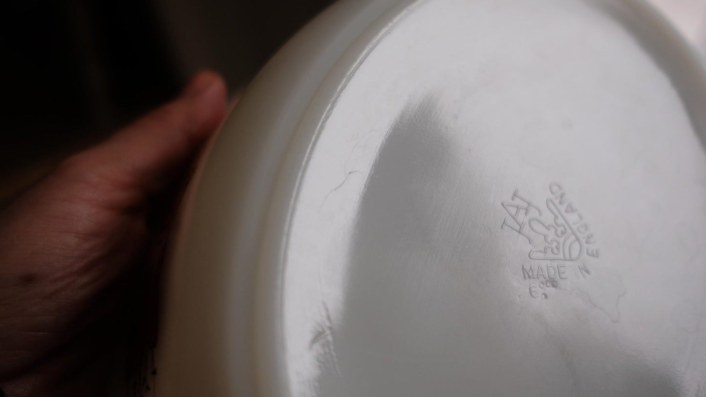 Plat JAJ en pyrex vintage made in England