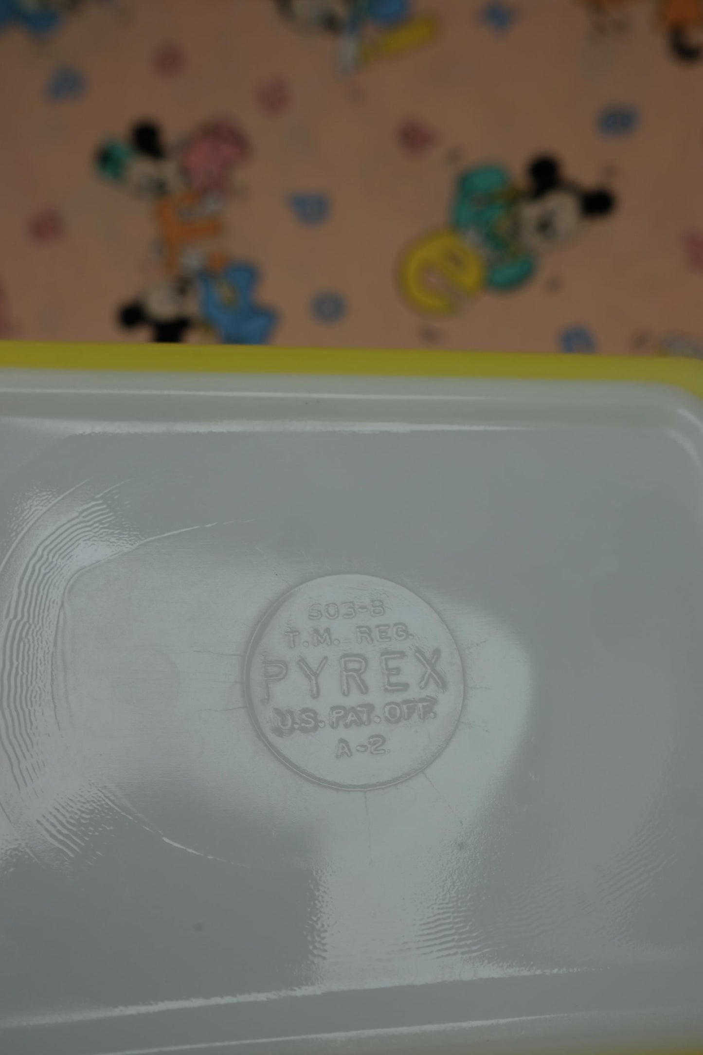 Plat en Pyrex made in USA