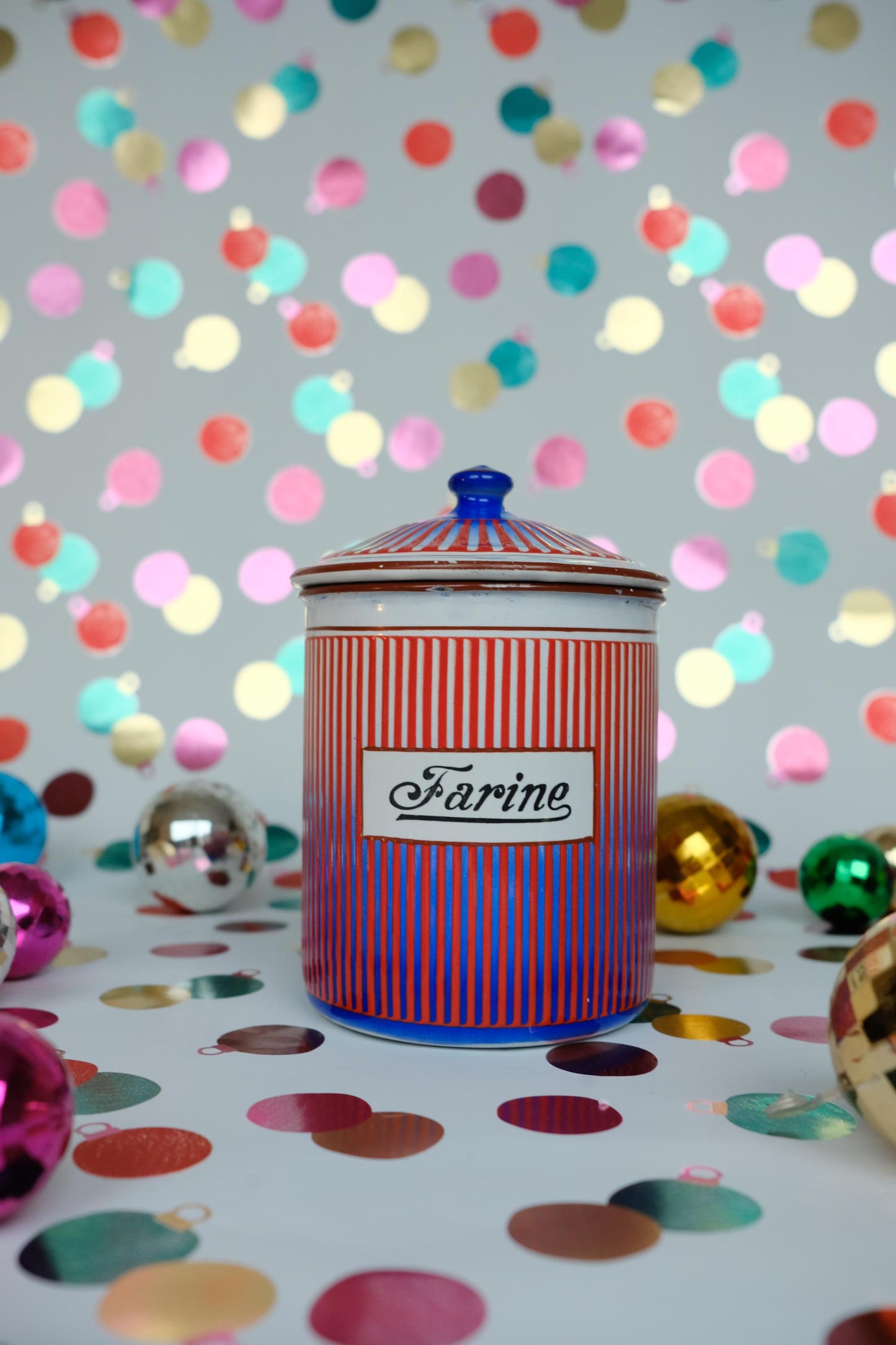 Pot à farine et à sucre en tôle émaillée