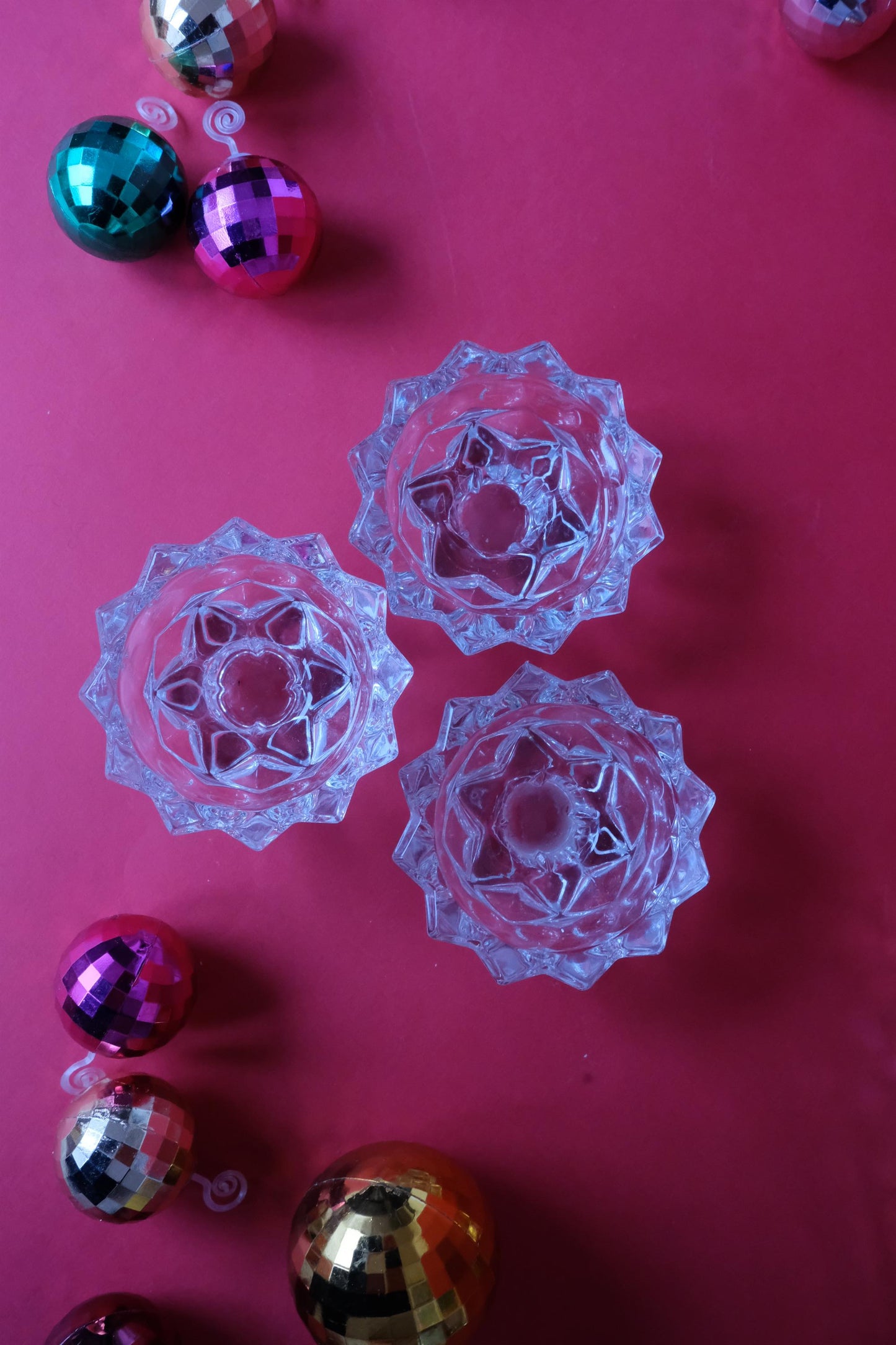 Bougeoirs en verre en forme d'étoile