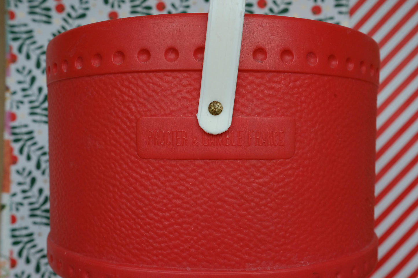 Baril de lessive en forme de botte du père noël
