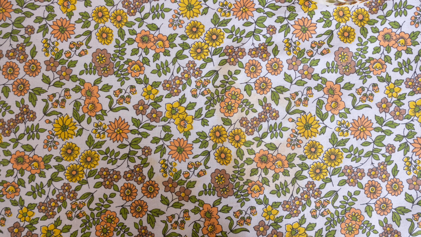 Nappe rectangulaire à fleurs et ses serviettes