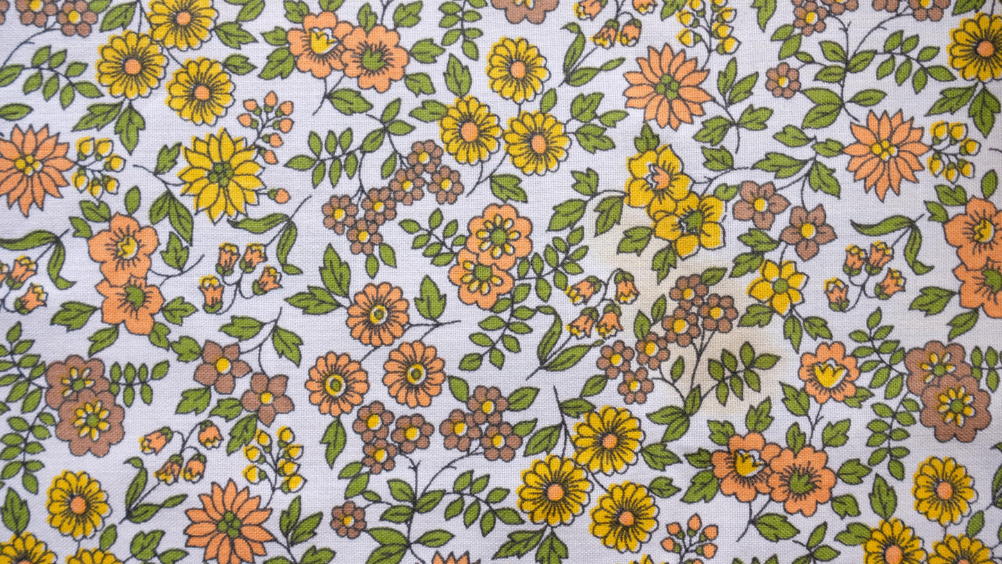 Nappe rectangulaire à fleurs et ses serviettes