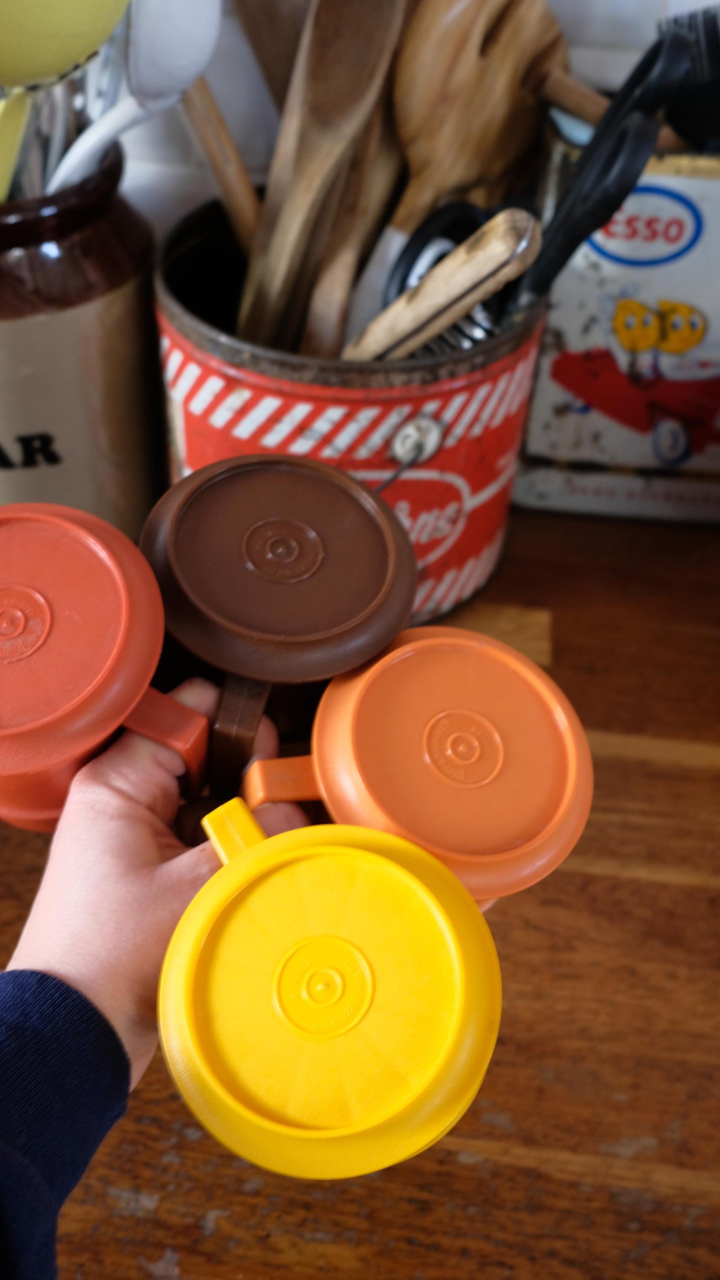 Lot de quatre tasses Tupperware vintage made in France