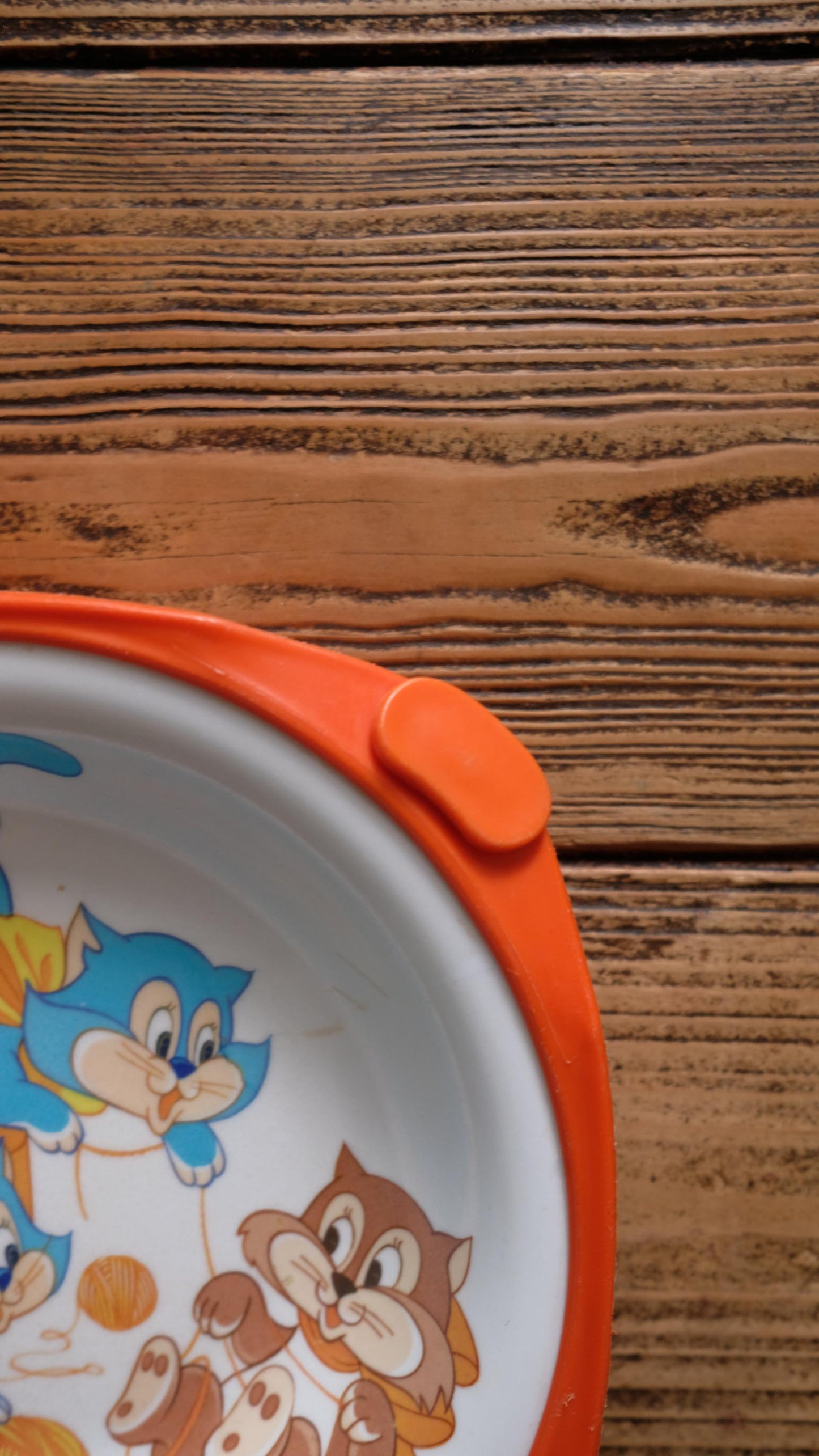 Assiette à bouillie vintage motifs chats de cartoon