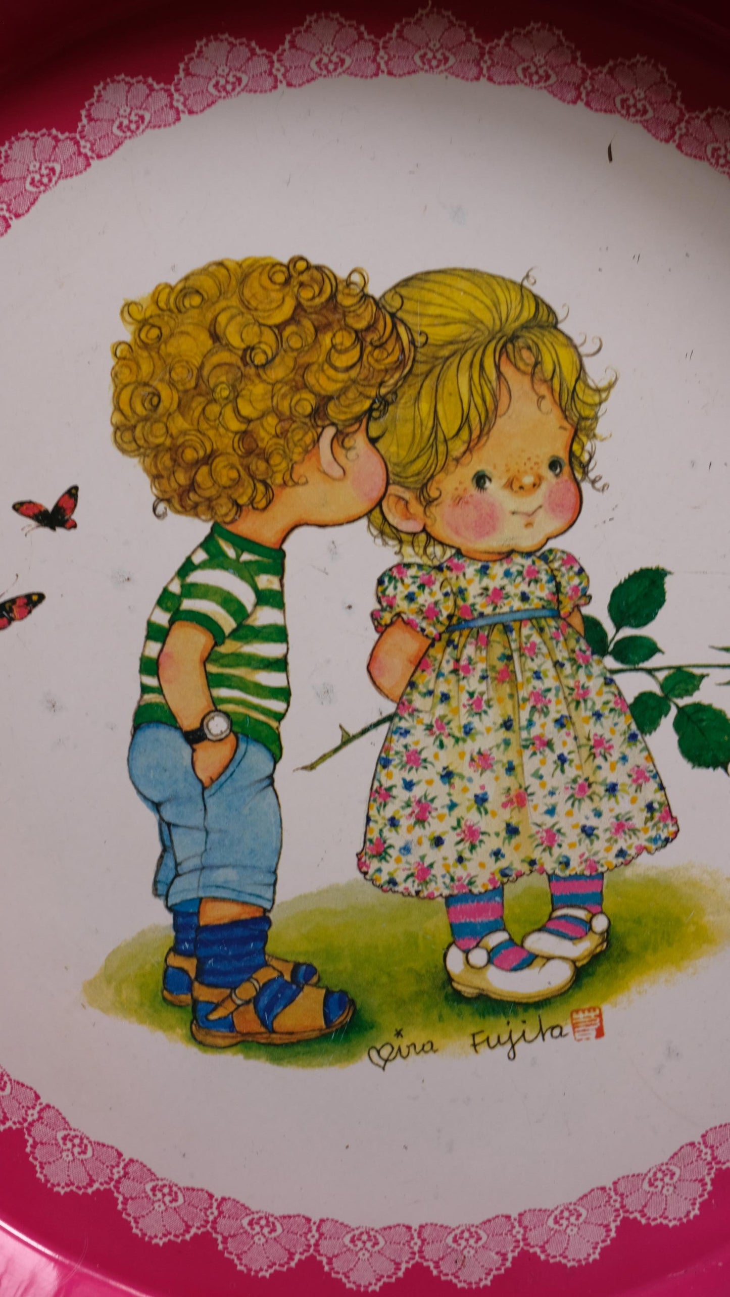 Plateau virojanglor vintage illustré par Mira Fujita