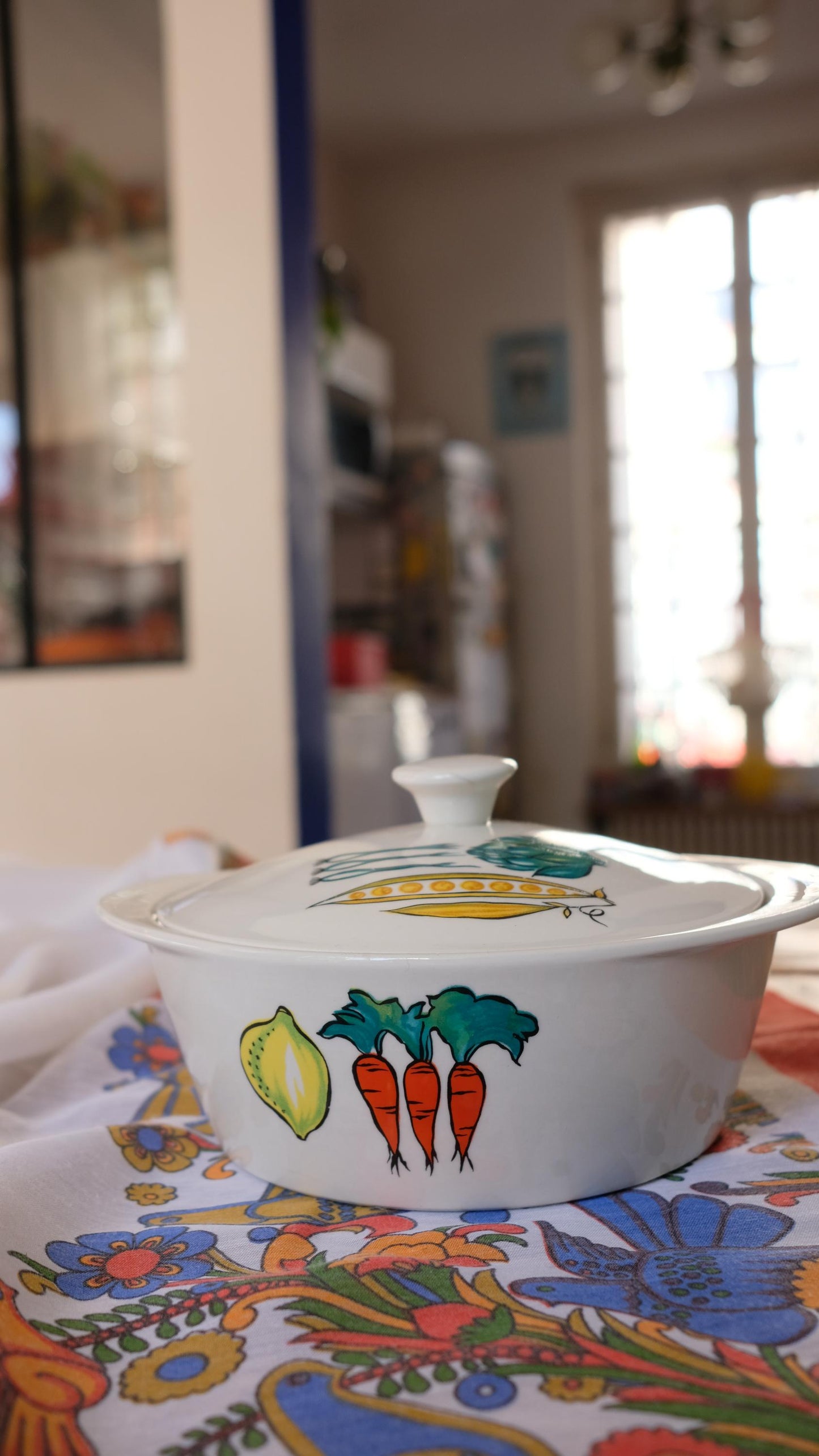 Cocotte en céramique motifs légumes, Villeroy&Boch années 60