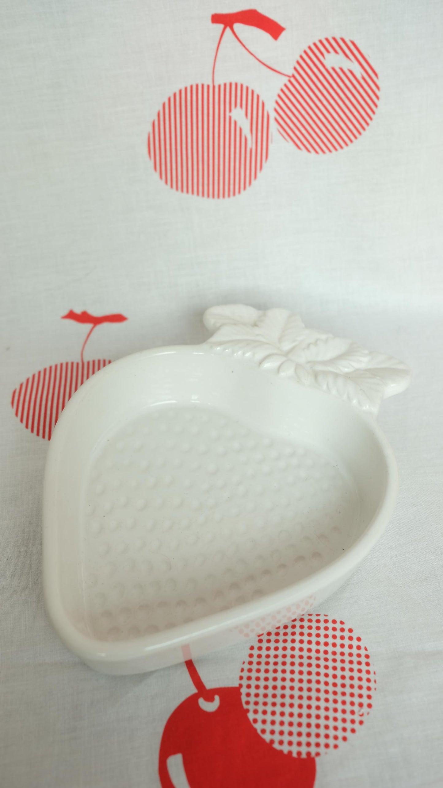 Ravier fraise en céramique made in Japan