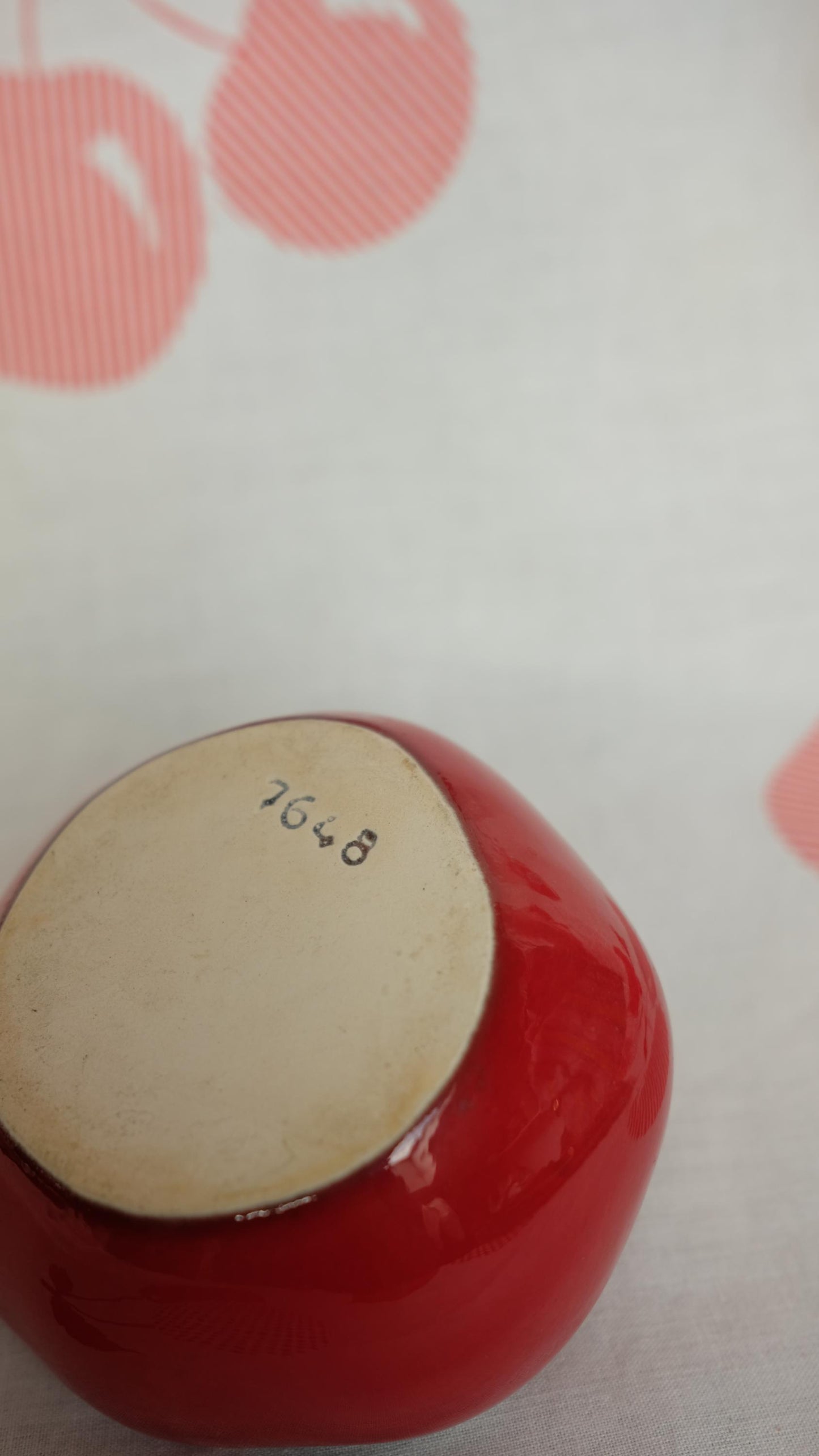 Main à sel tomate en céramique