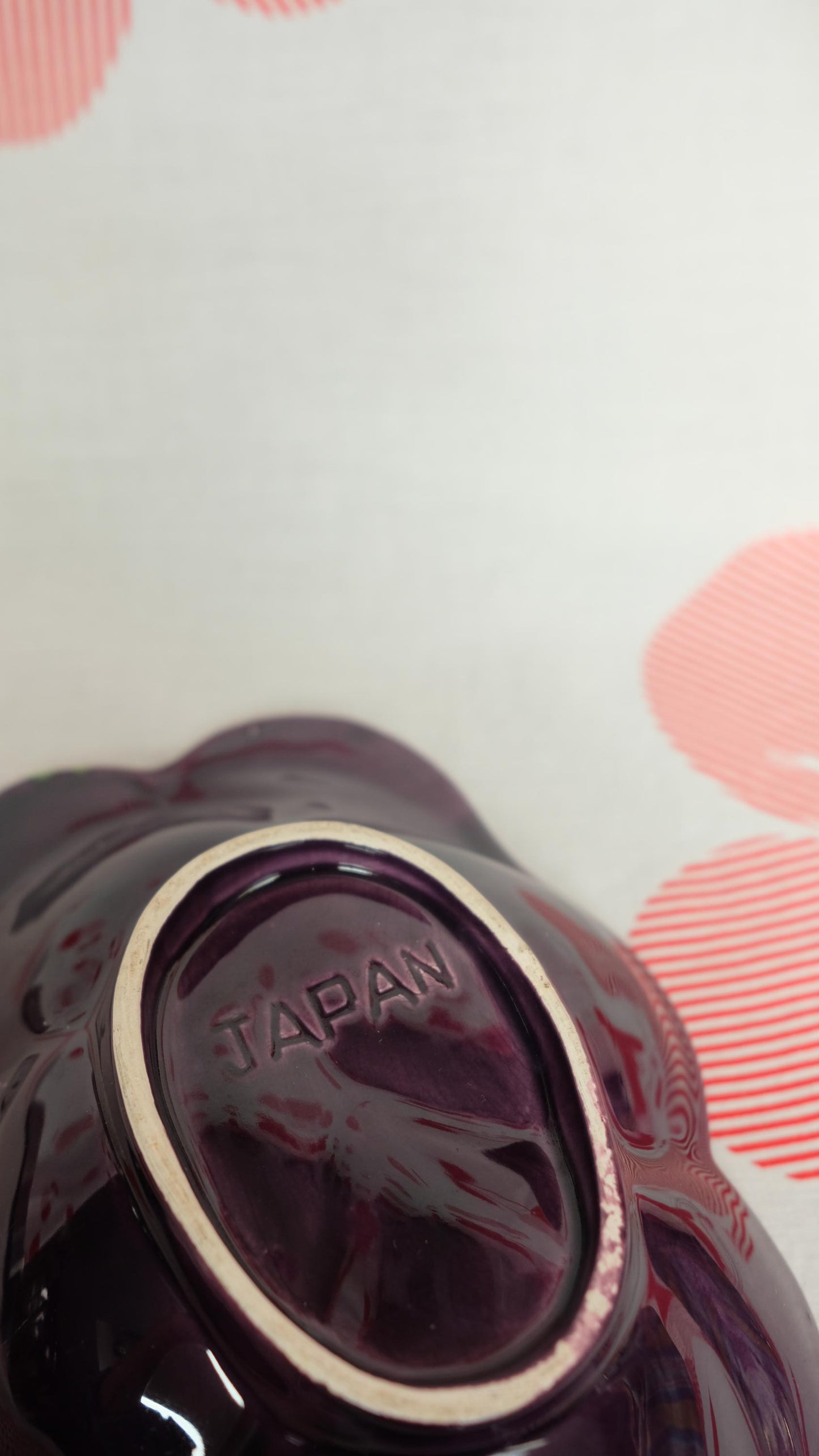 Ravier prune made in Japan en barbotine