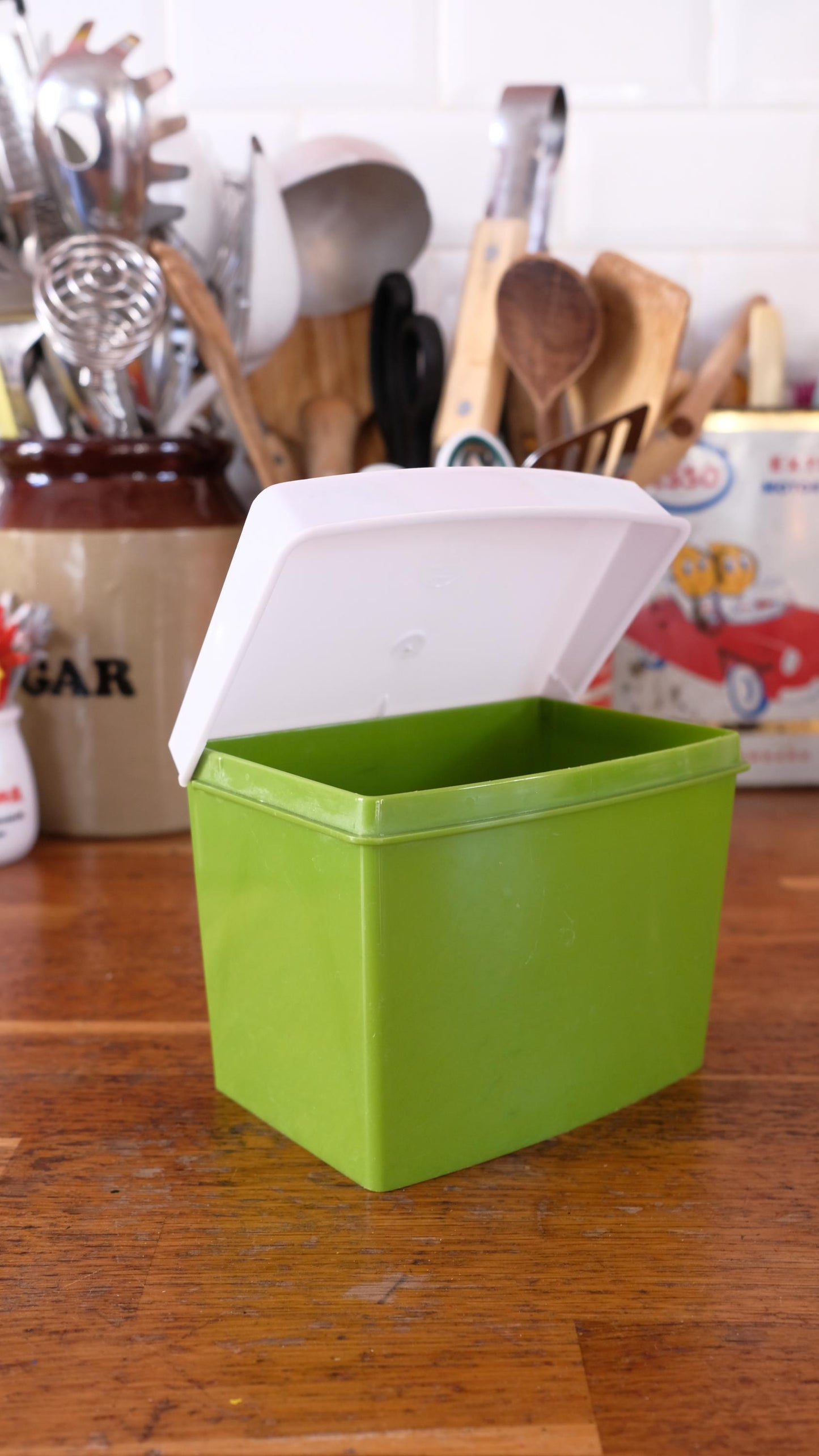 Boîte à sel murale vintage DBP antwerp en plastique