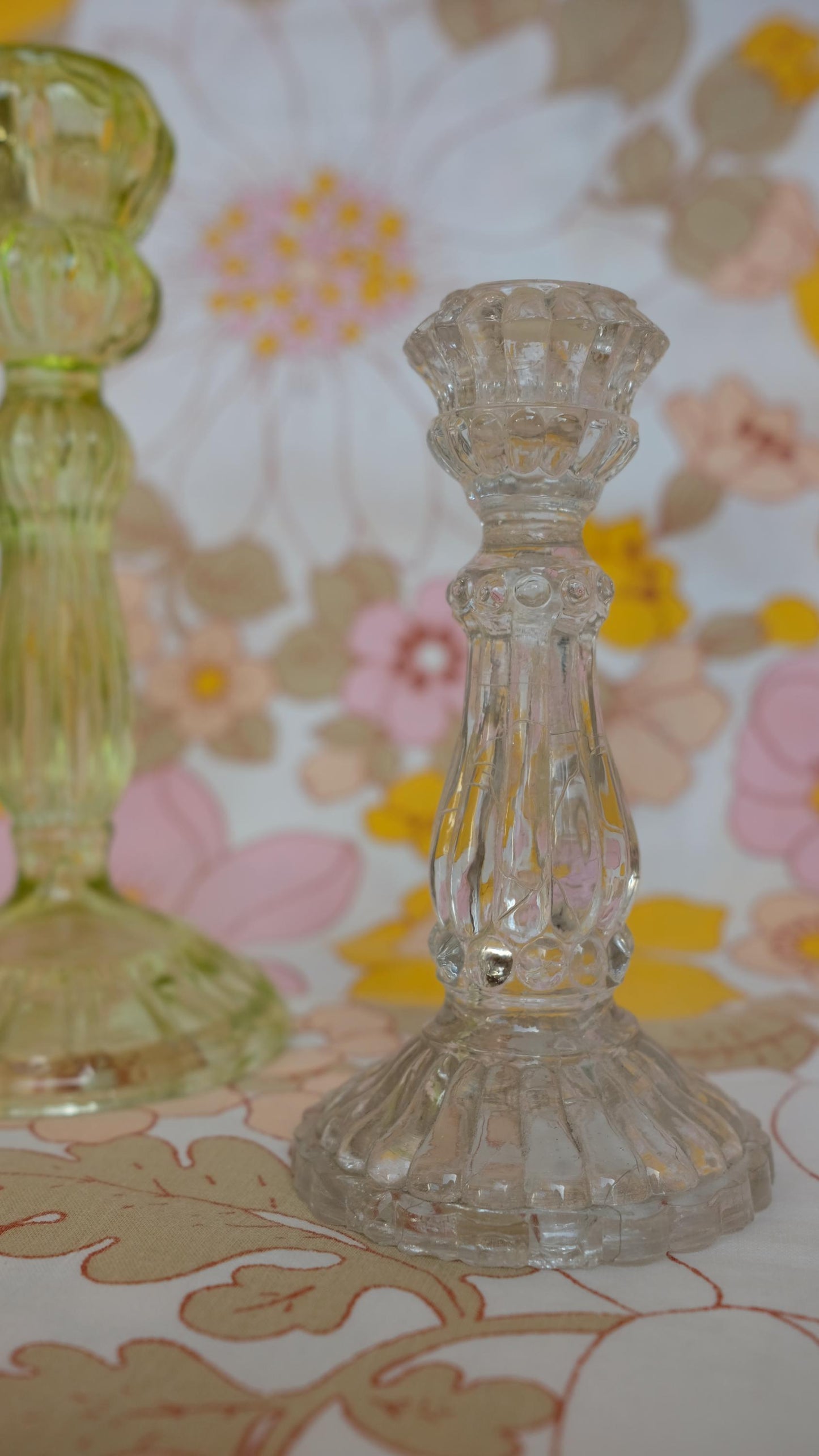 Bougeoirs en verre style portieux