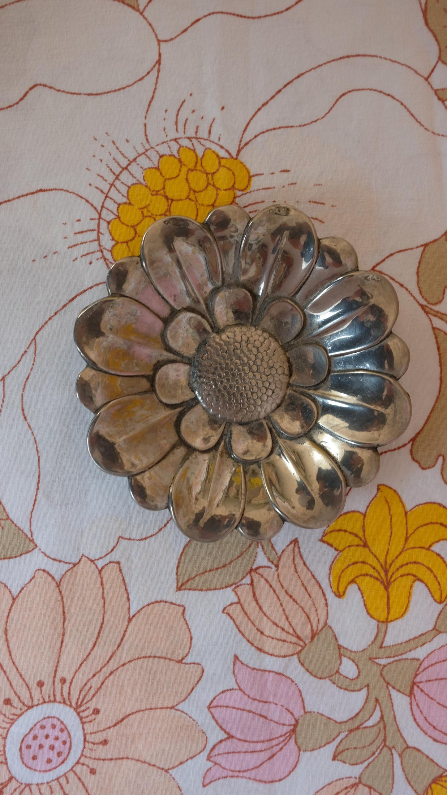 Coupelle fleur en métal argenté