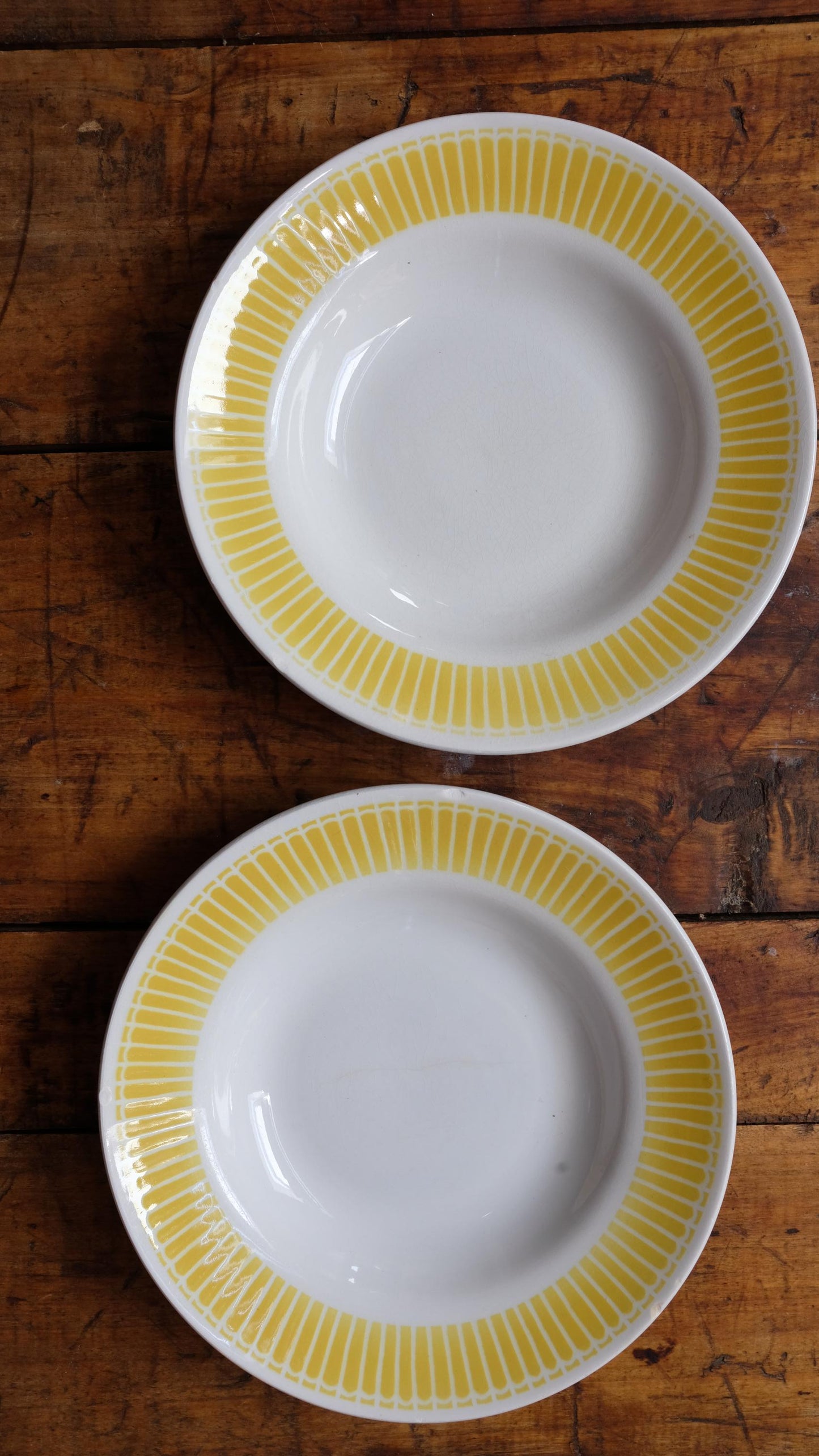 Assiettes creuses motifs soleil