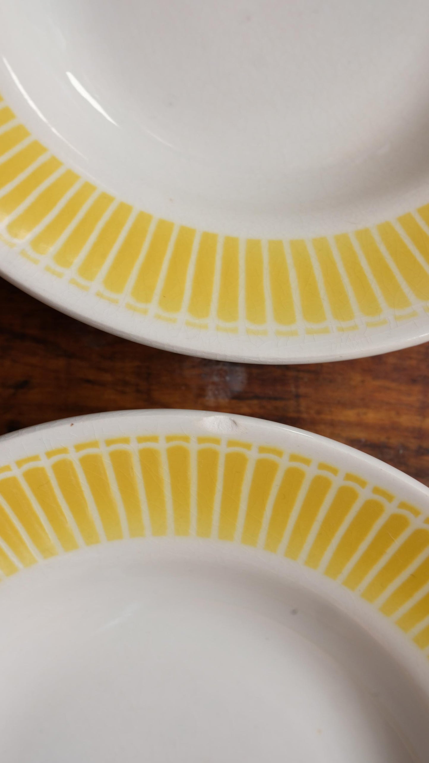 Assiettes creuses motifs soleil