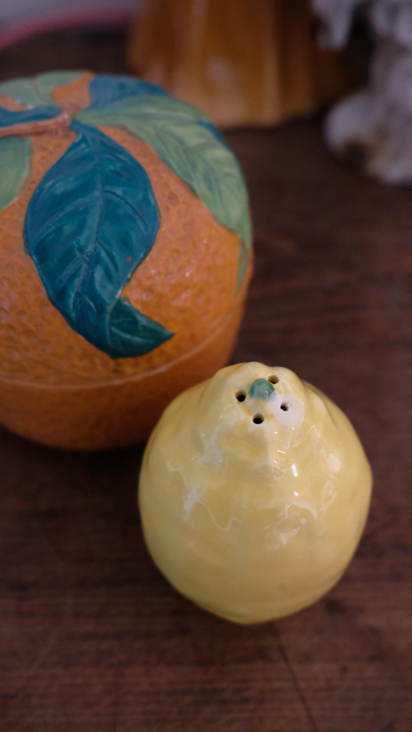 Salière vintage en céramique en forme de citrons
