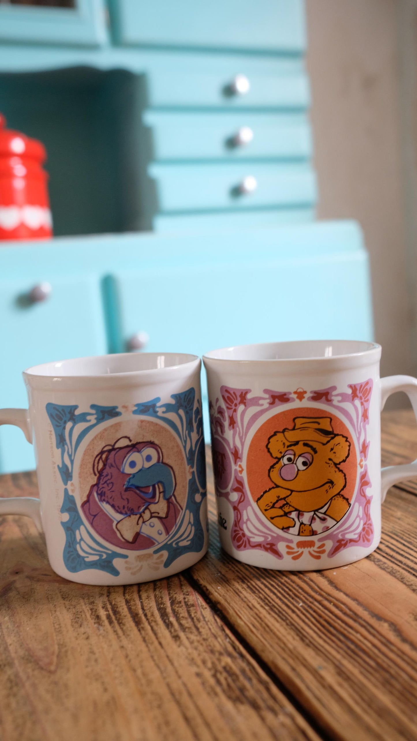 Lot de deux mugs muppets made in England