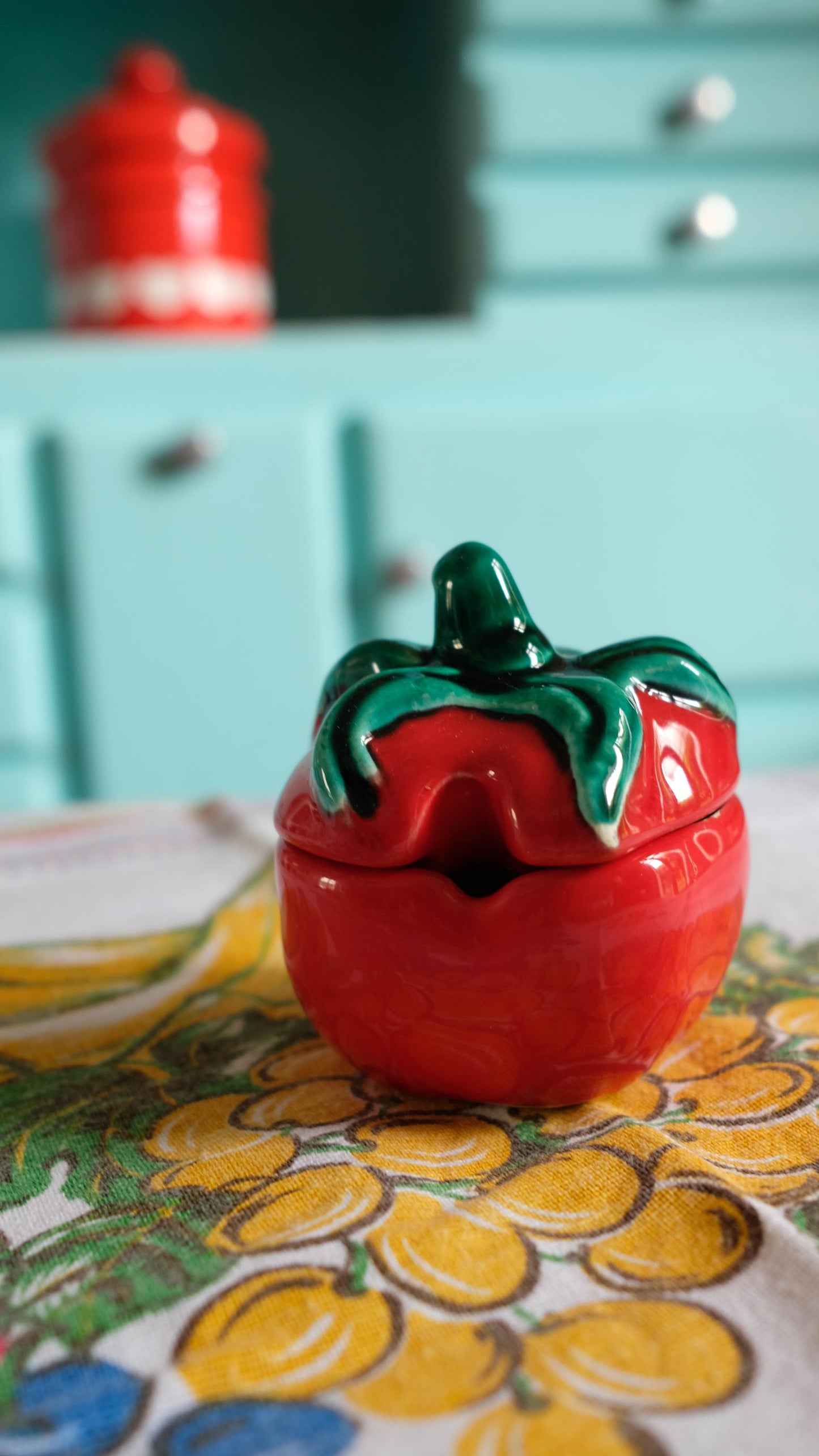 Boîte/moutardier en barbotine tomate