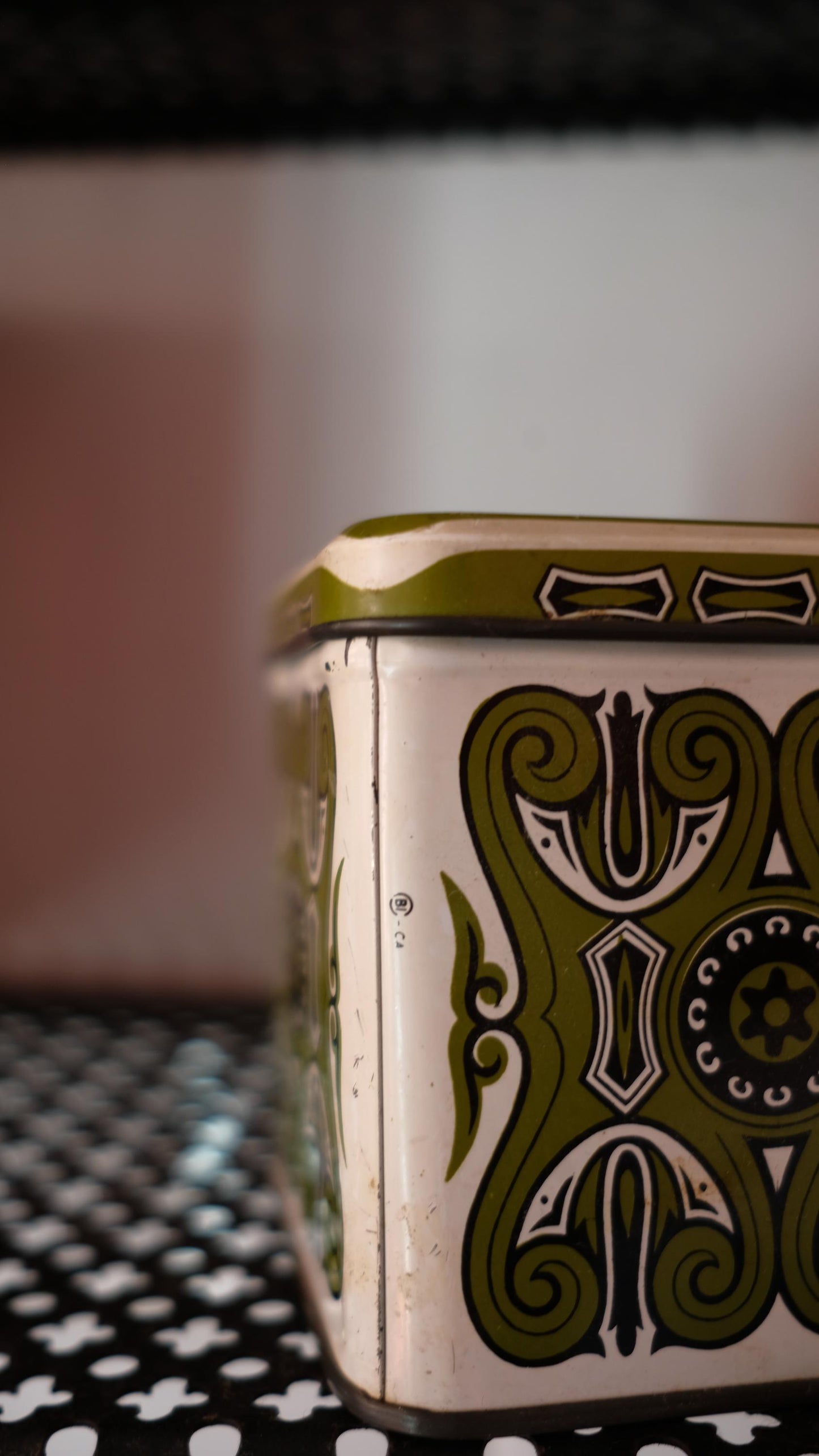 Boîte à thé vintage en métal