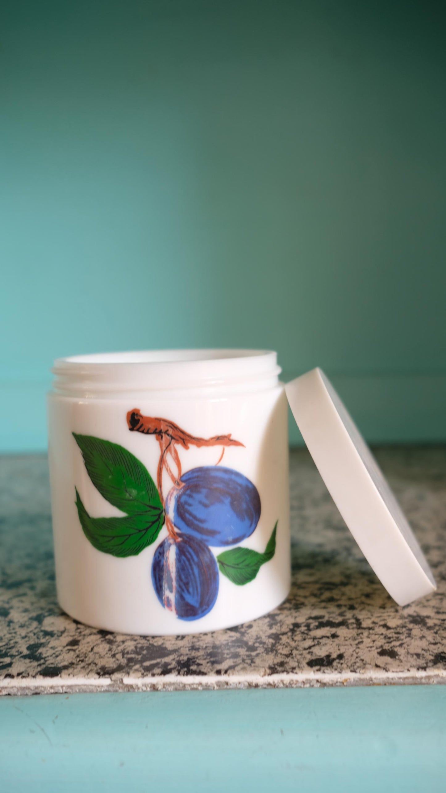 Bocal en opaline motif prune