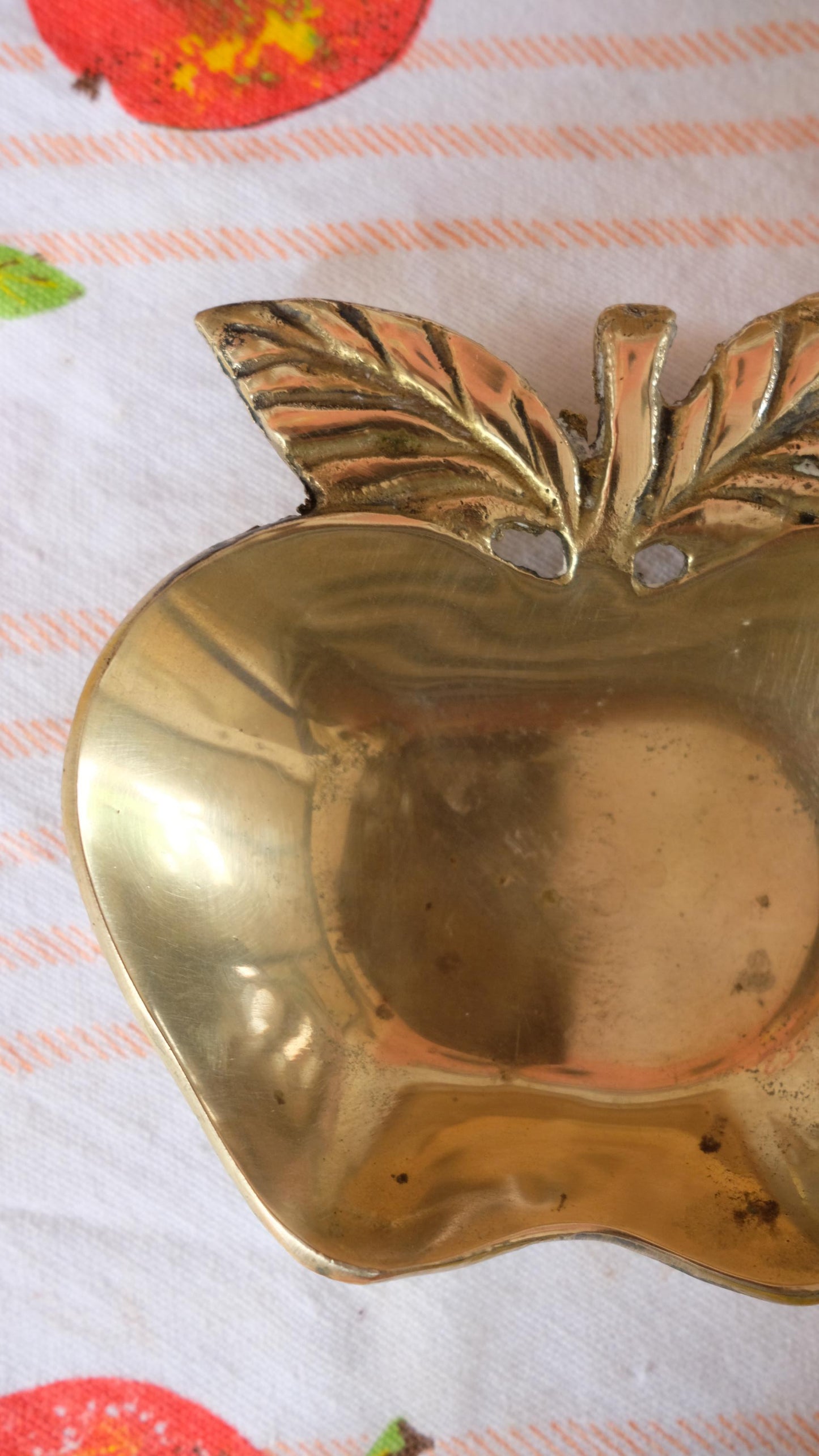 Vide poche en laiton en forme de pomme