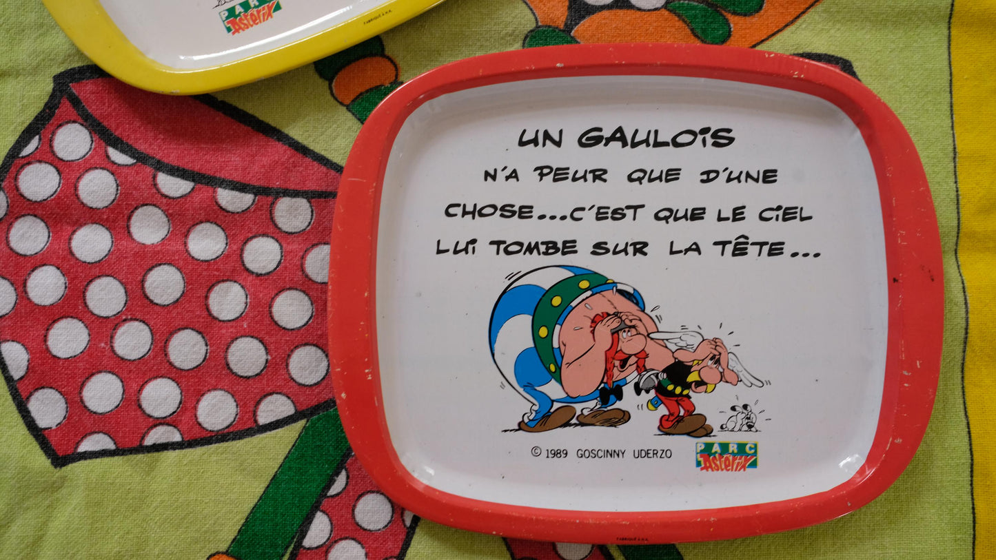 Plateaux vintage à collectionner du Parc Astérix