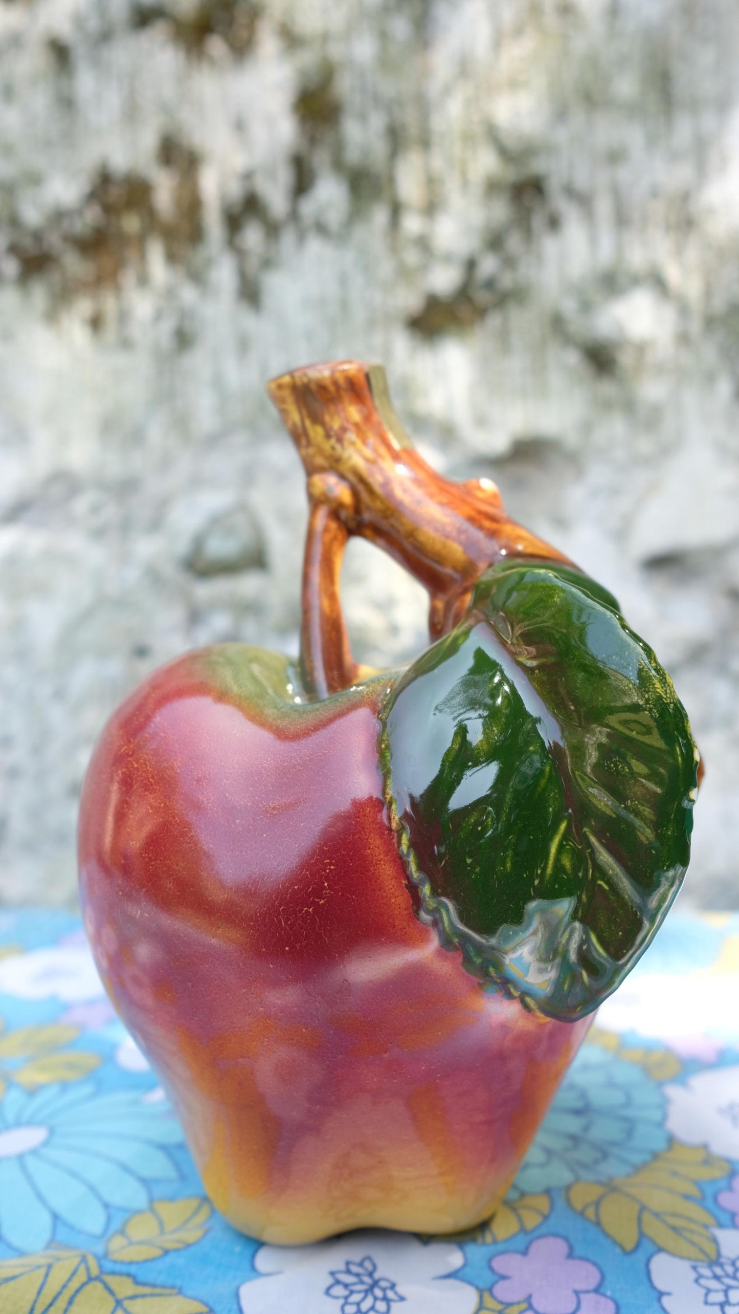 Bouteille pomme en céramique