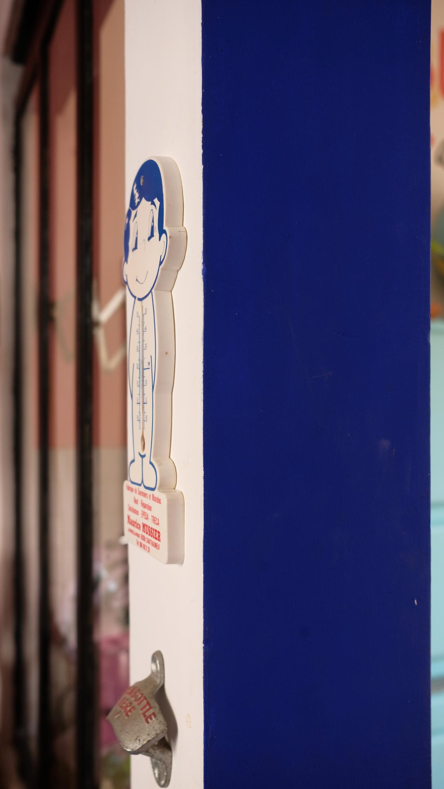 Thermomètre publicitaire vintage en plastique