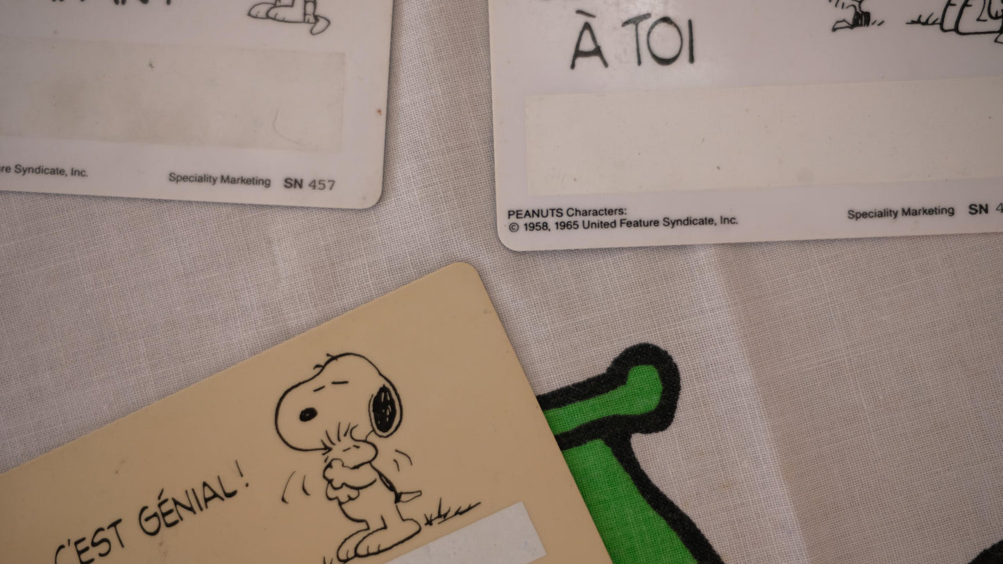 Lot de quinze cartes de vœux en plastique Snoopy vintage