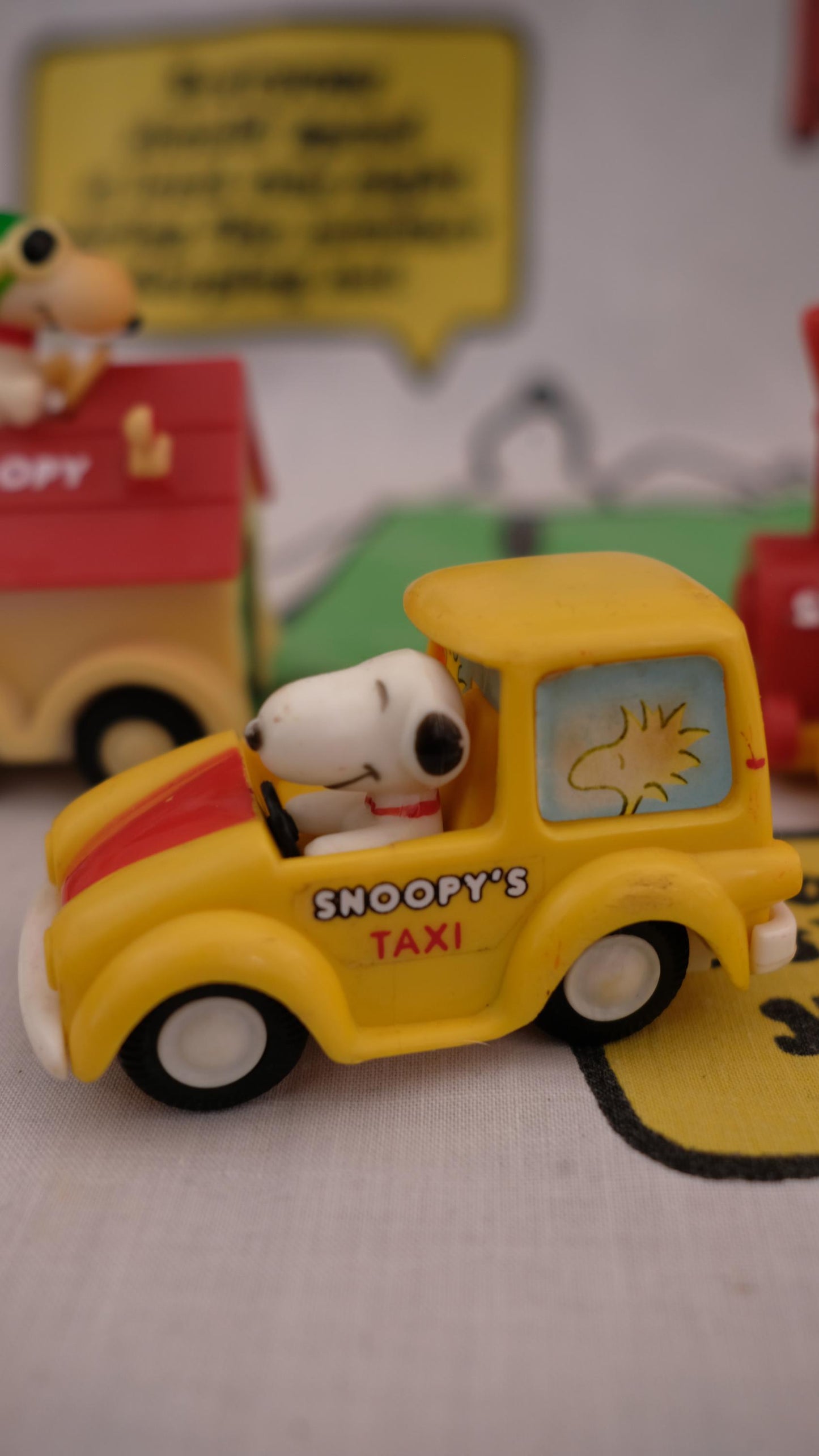 Lot de trois véhicules Snoopy aviva toys vintage