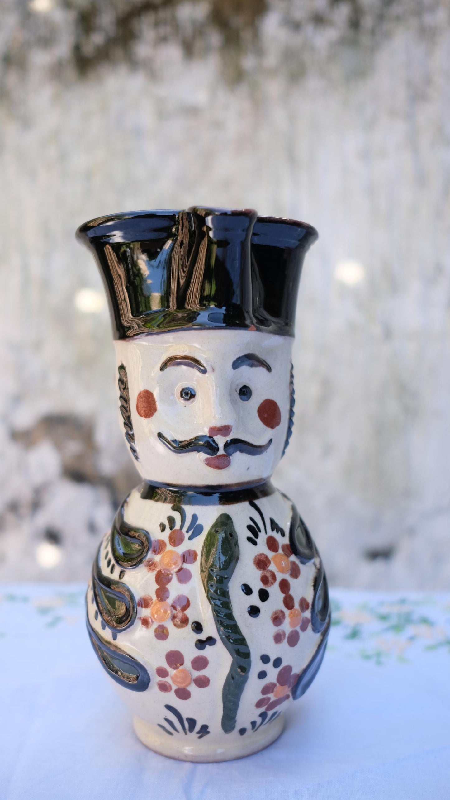Pichet anthropomorphe fabriqué en Hongrie