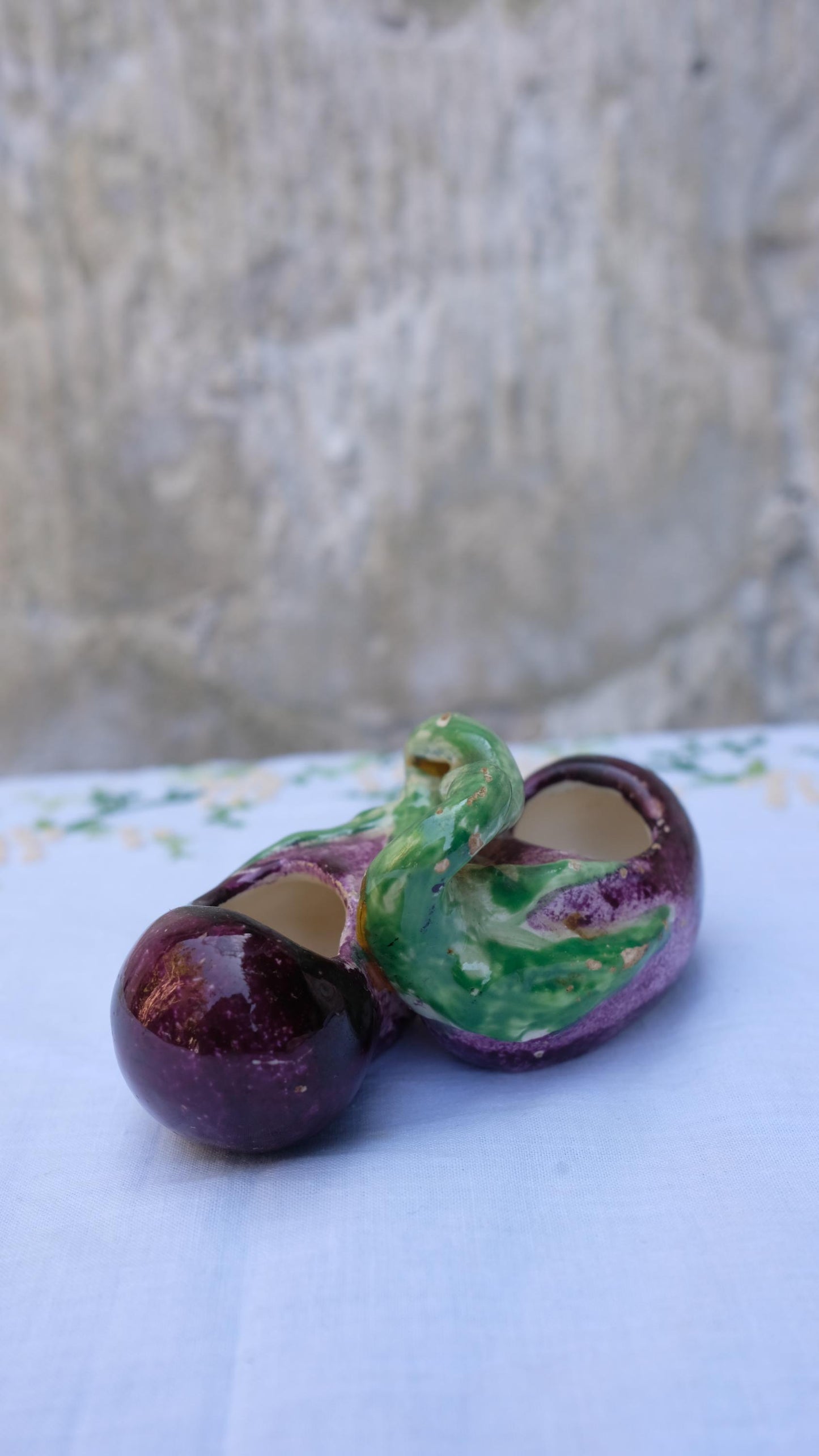 Salerons en barbotine en forme d'Aubergines