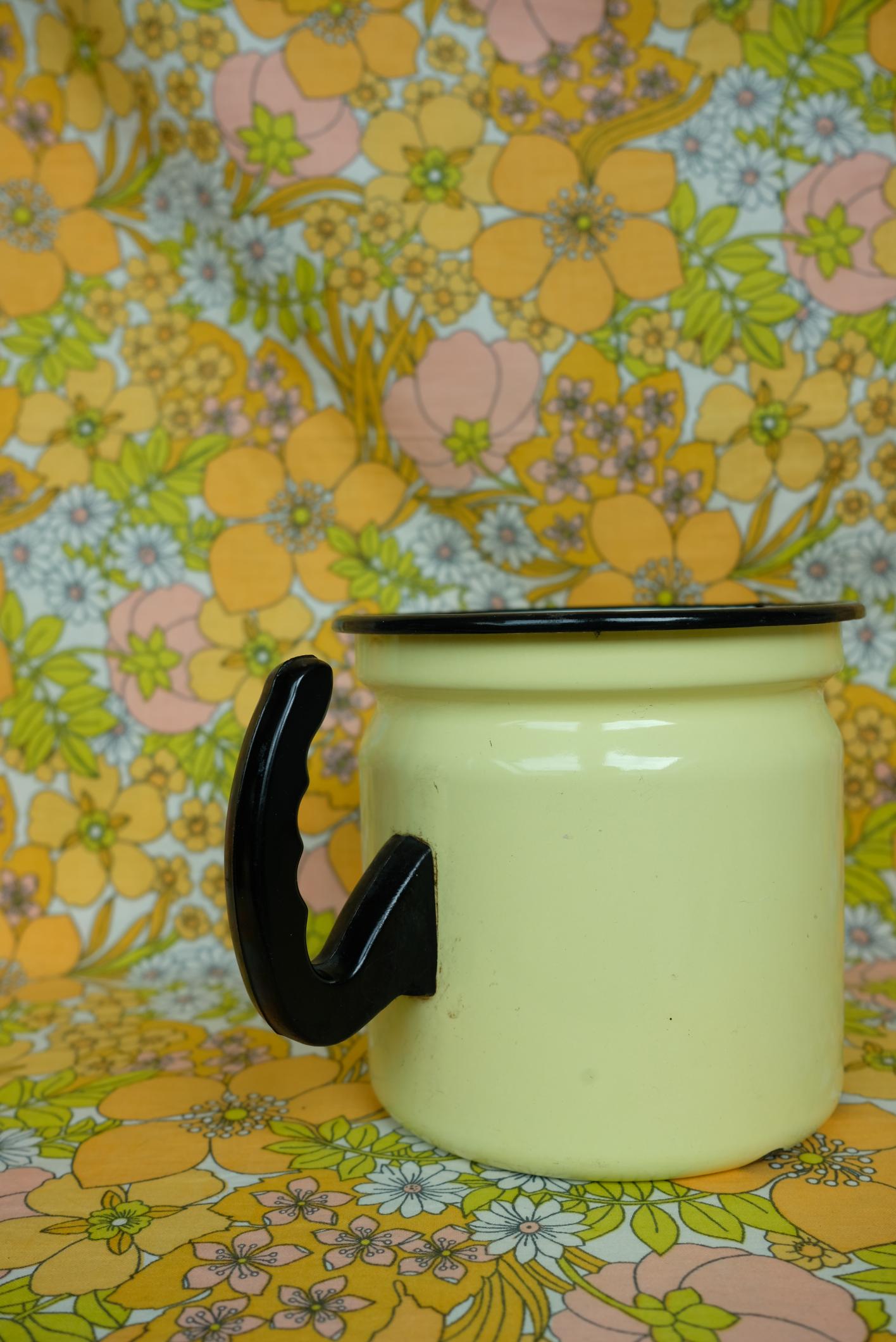 Pot à faire bouillir le lait