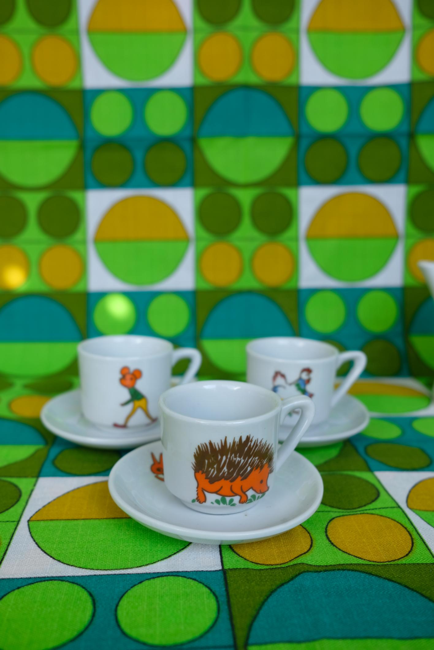 Dinette en porcelaine