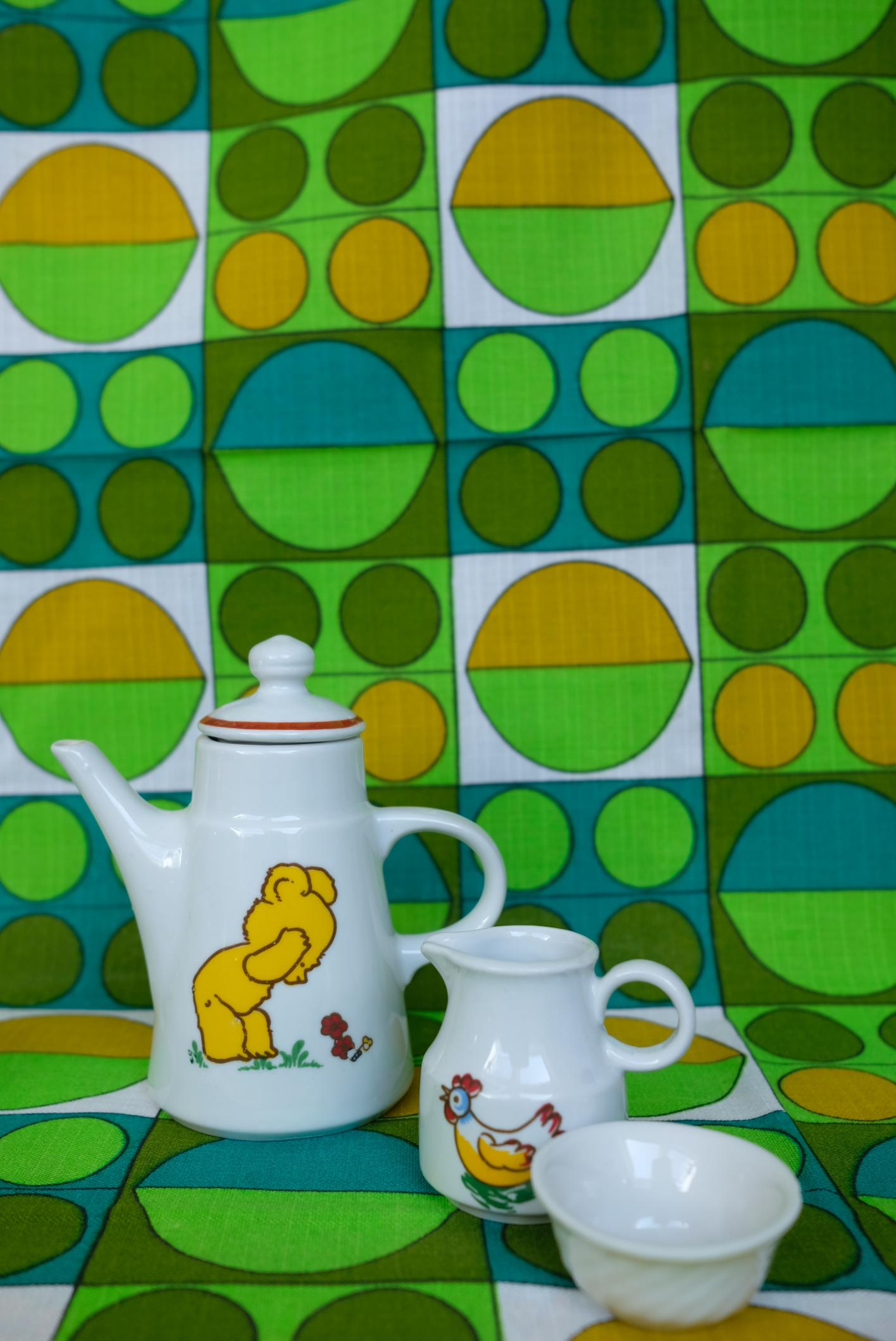Dinette en porcelaine