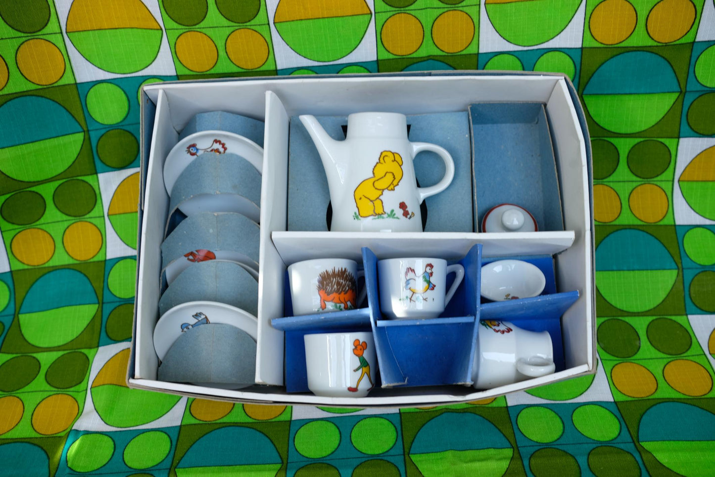 Dinette en porcelaine