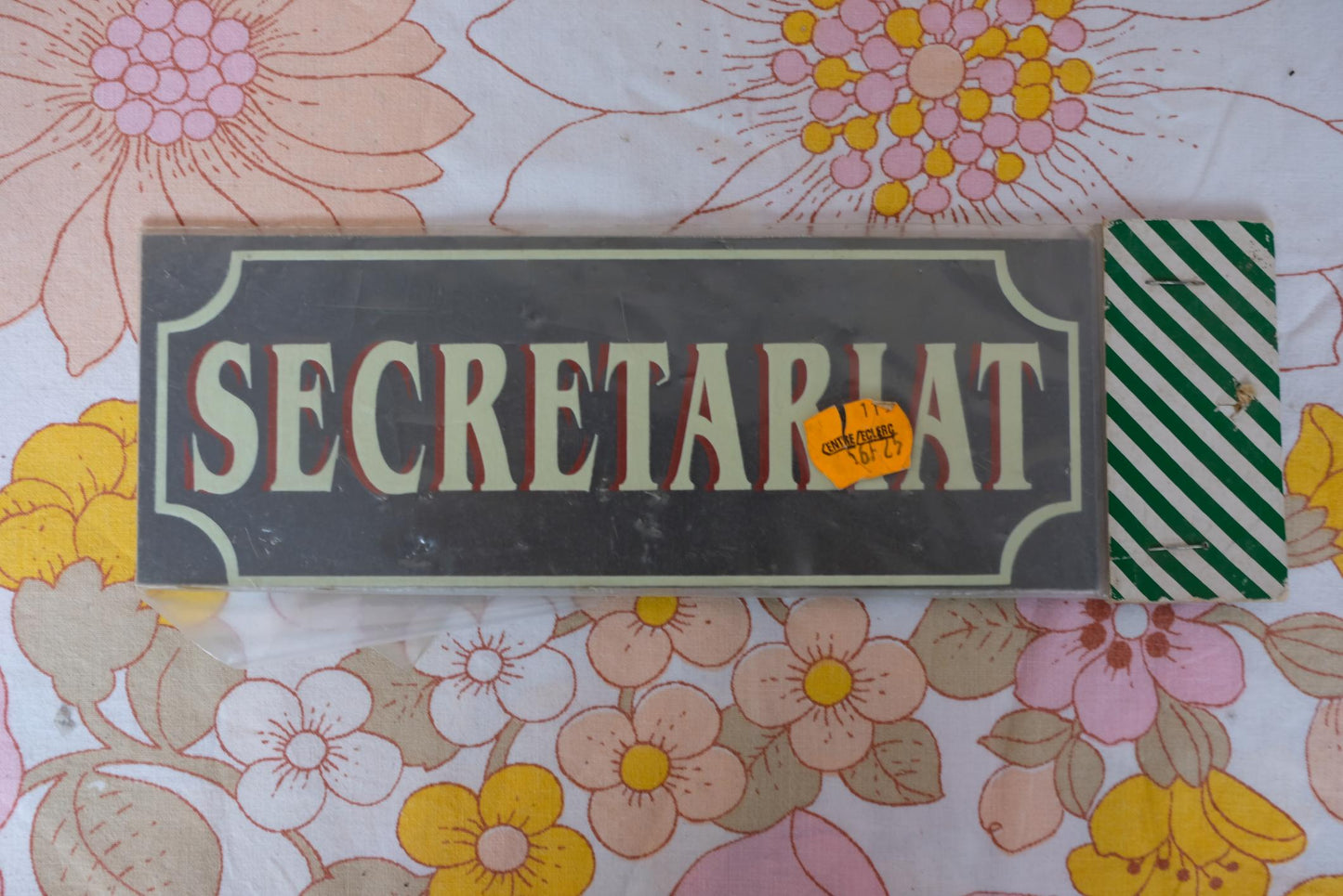 Plaque indicative