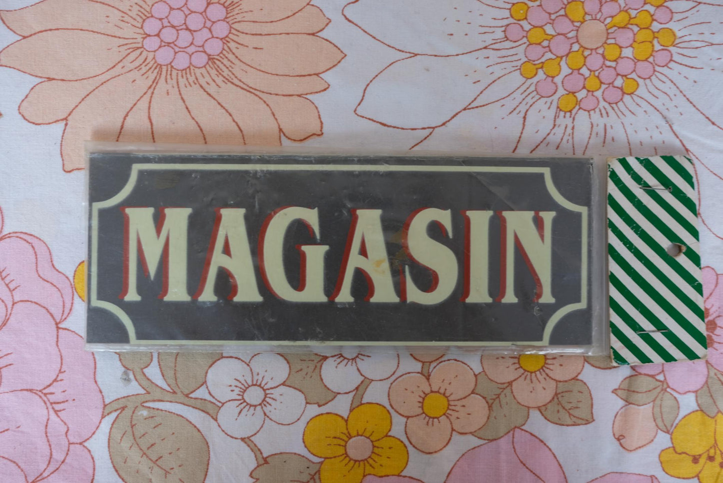 Plaque indicative