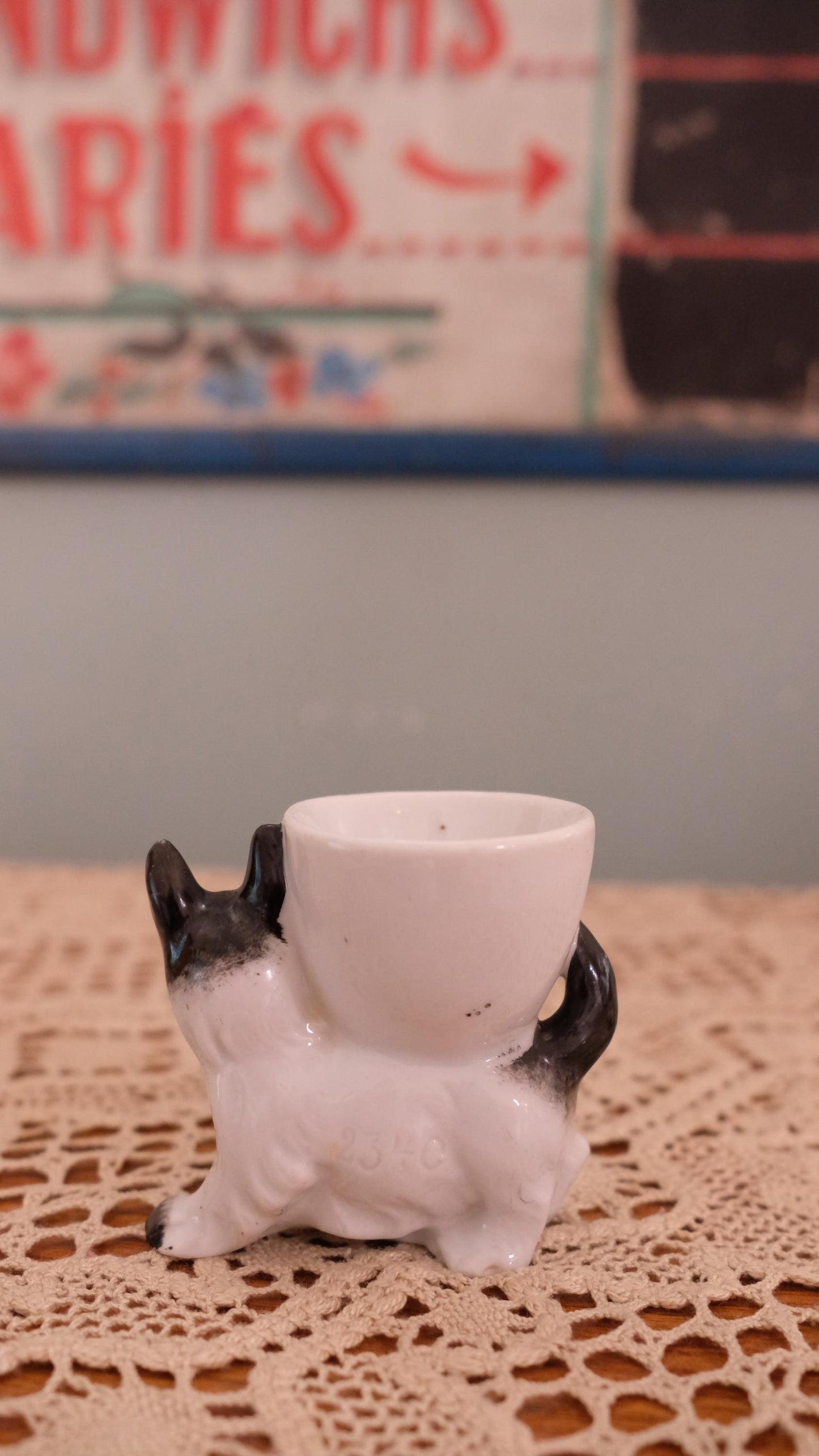 Coquetier chien vintage made in Germany