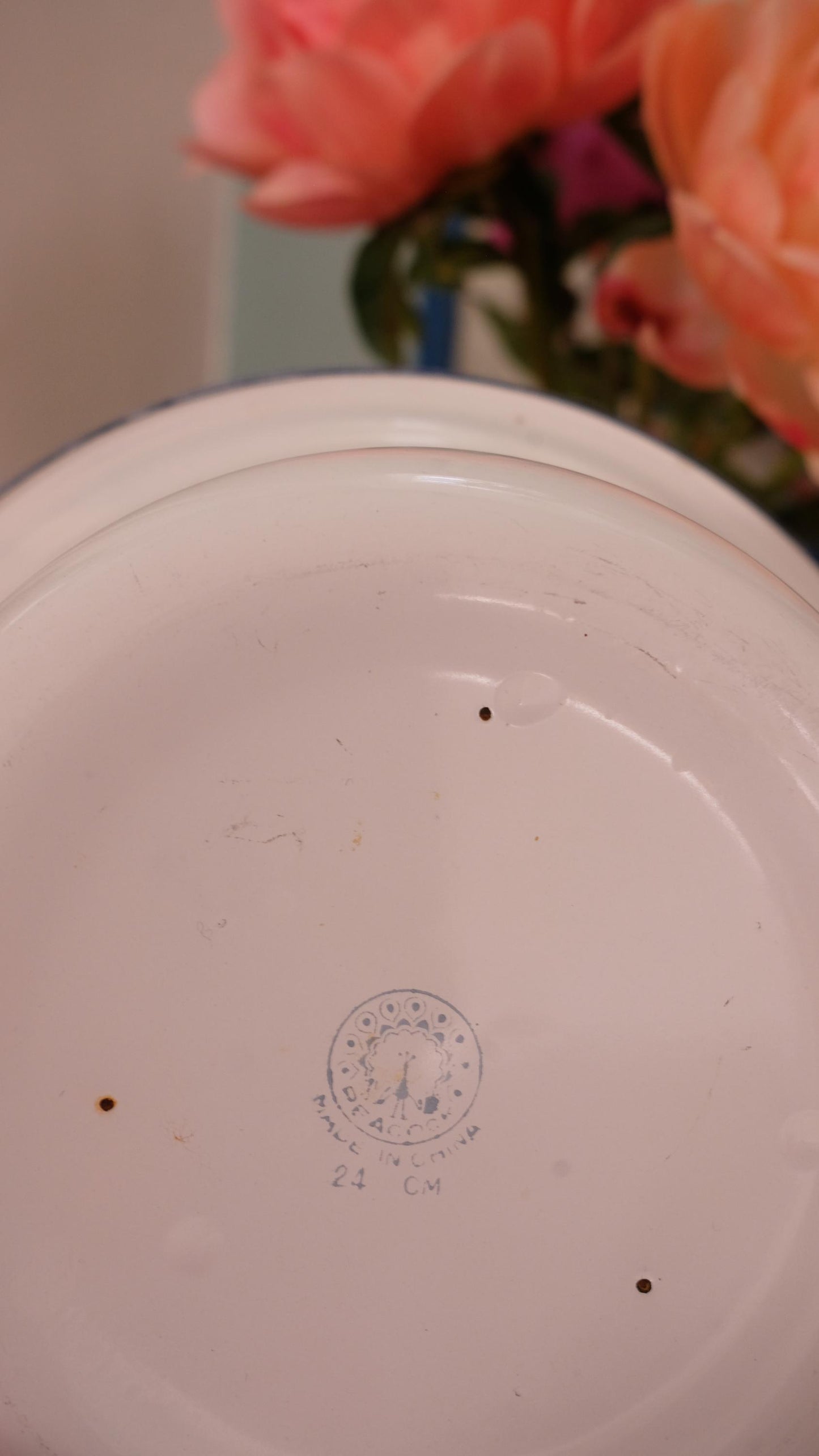 Grand bol/ Saladier vintage en tôle émaillée