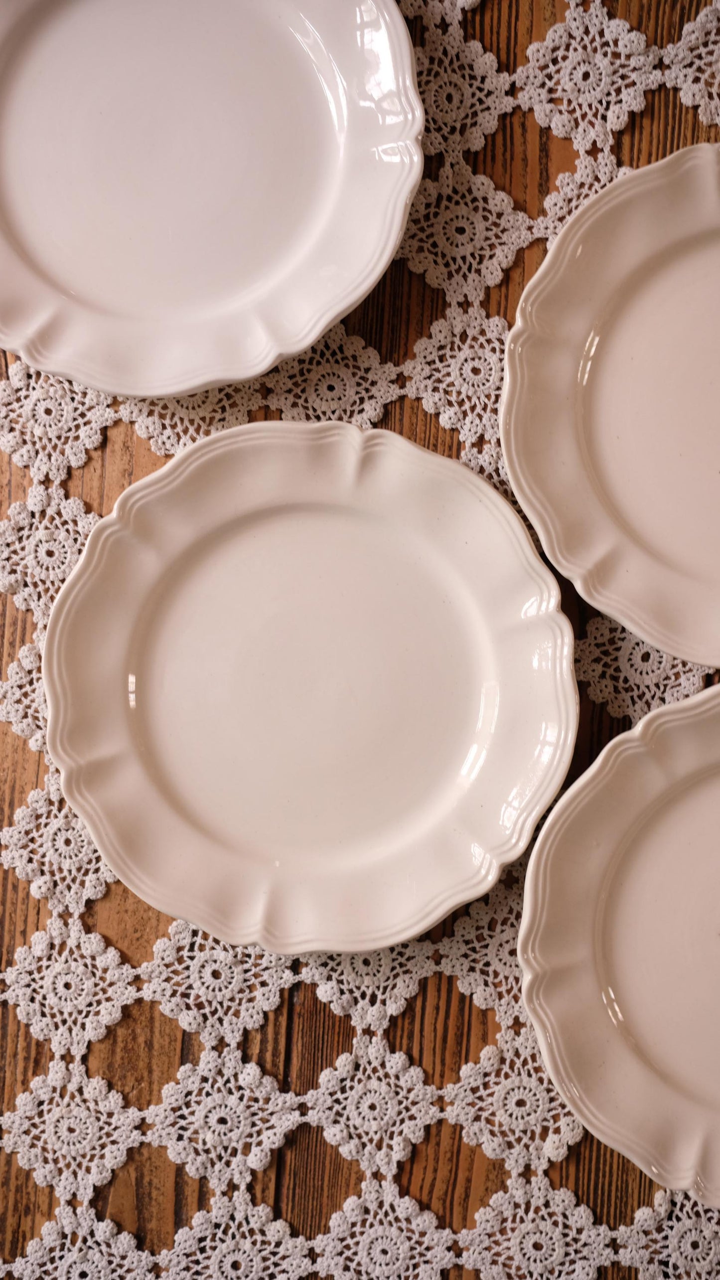 Lot de trois quatre assiettes à dessert à godrons vintage Sarreguemines