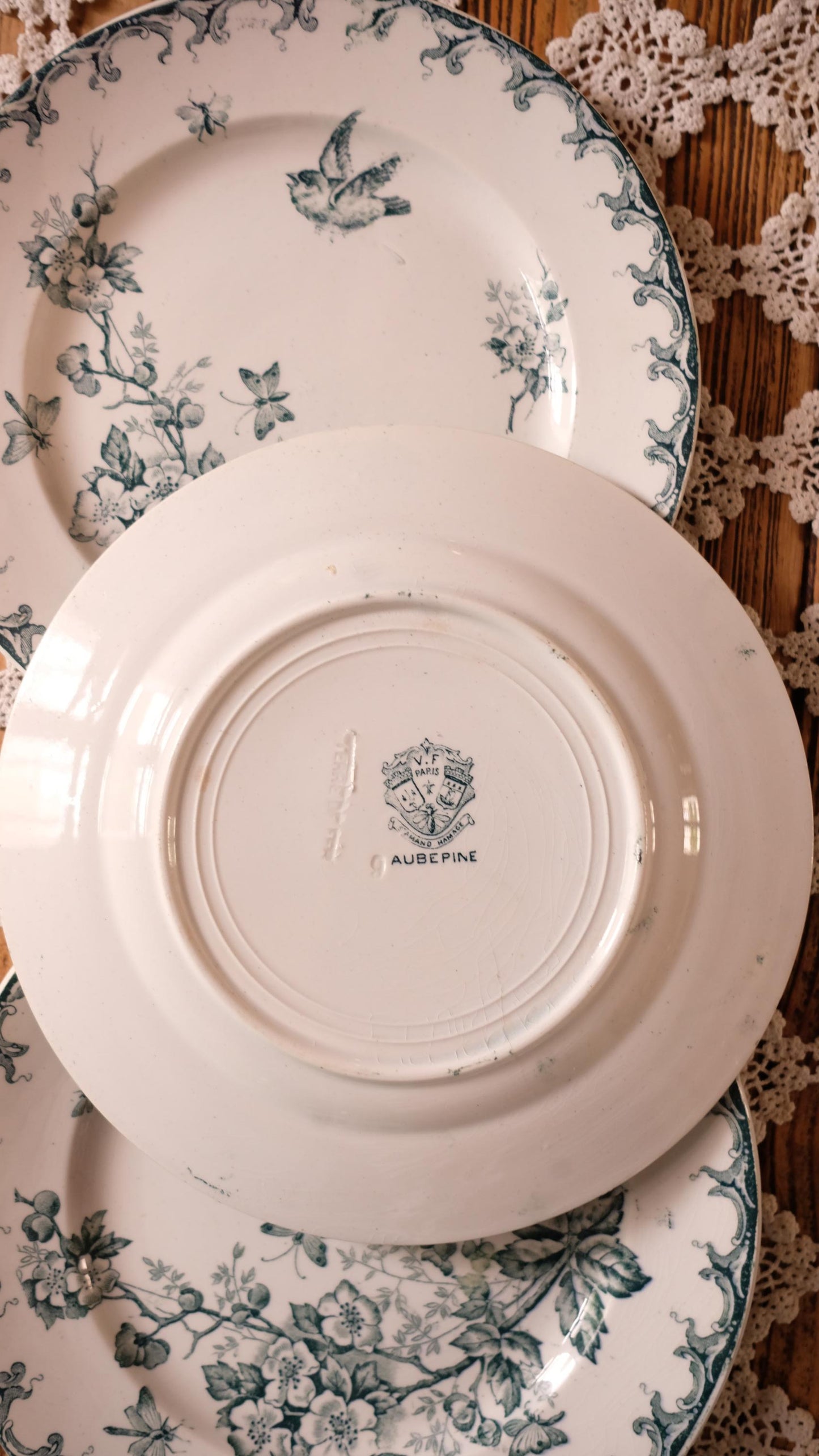 Lot de trois assiettes à dessert Saint Amand Hamage vintage modèle Aubépine