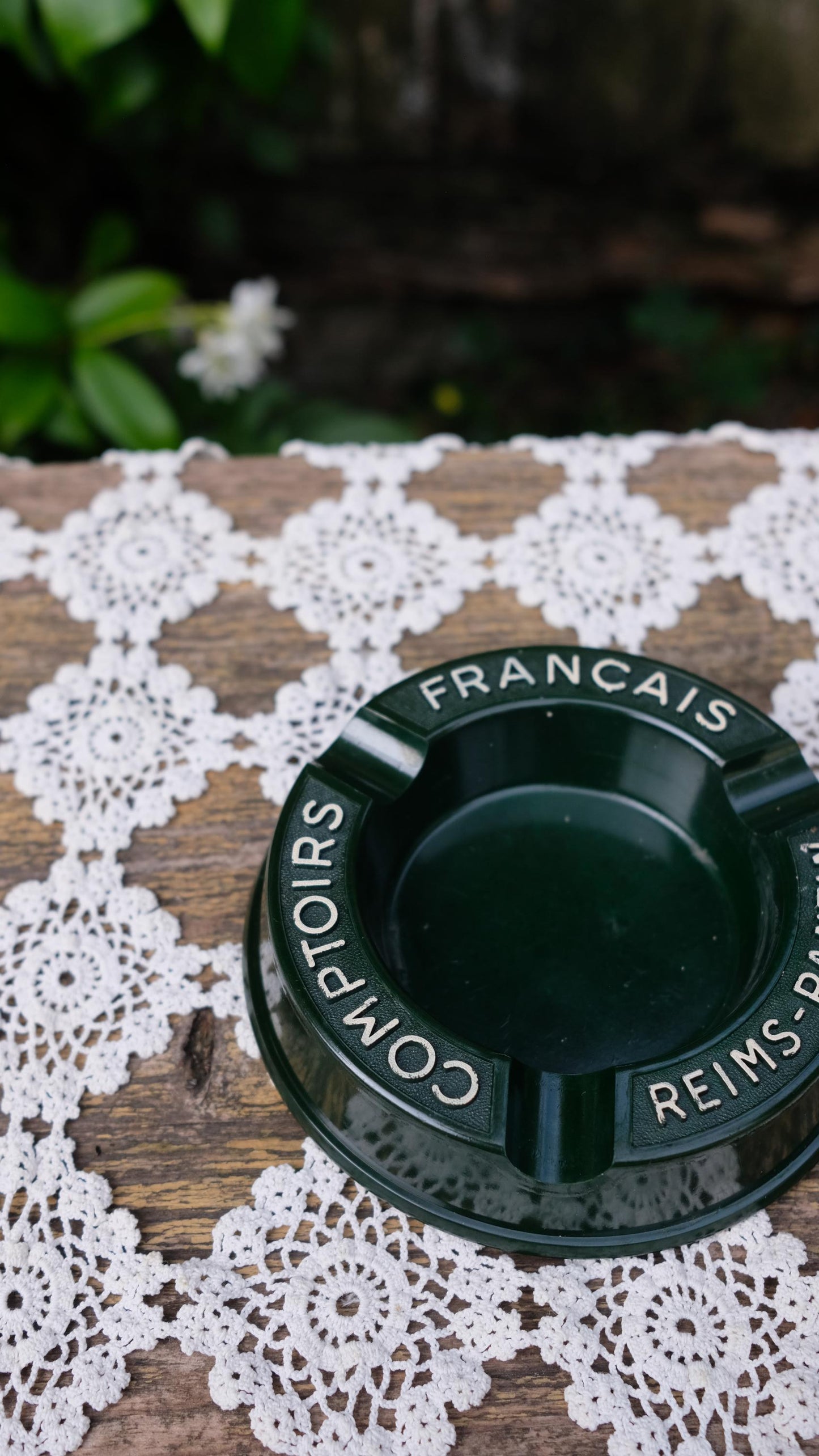 Cendrier publicitaire vintage en bakélite pour les comptoir français