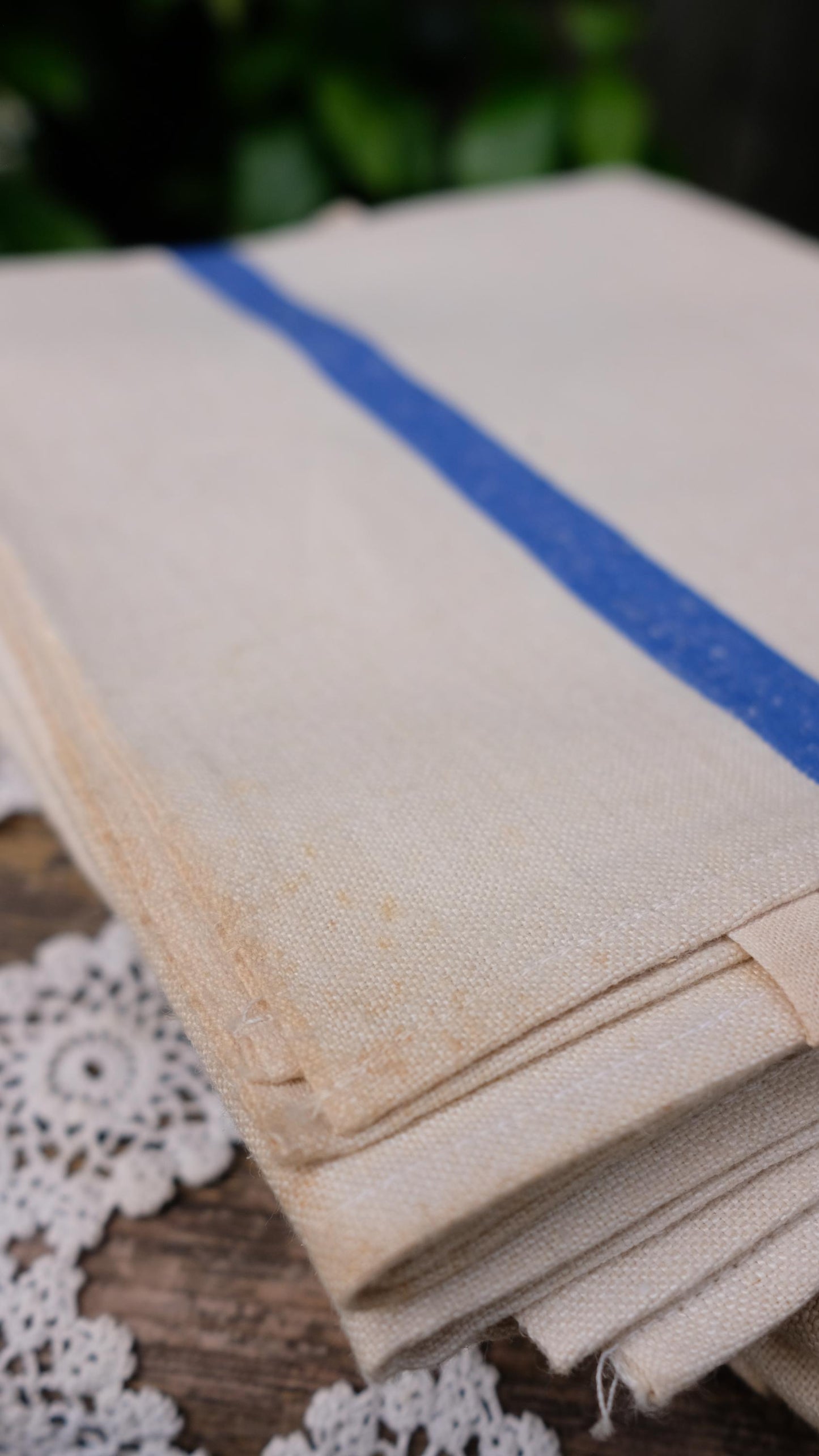 Lot de trois torchons vintage en métis
