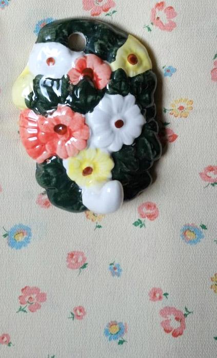 Patère fleurs en céramique