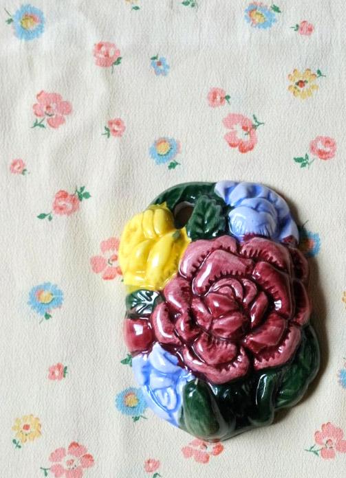 Patère fleurs en céramique